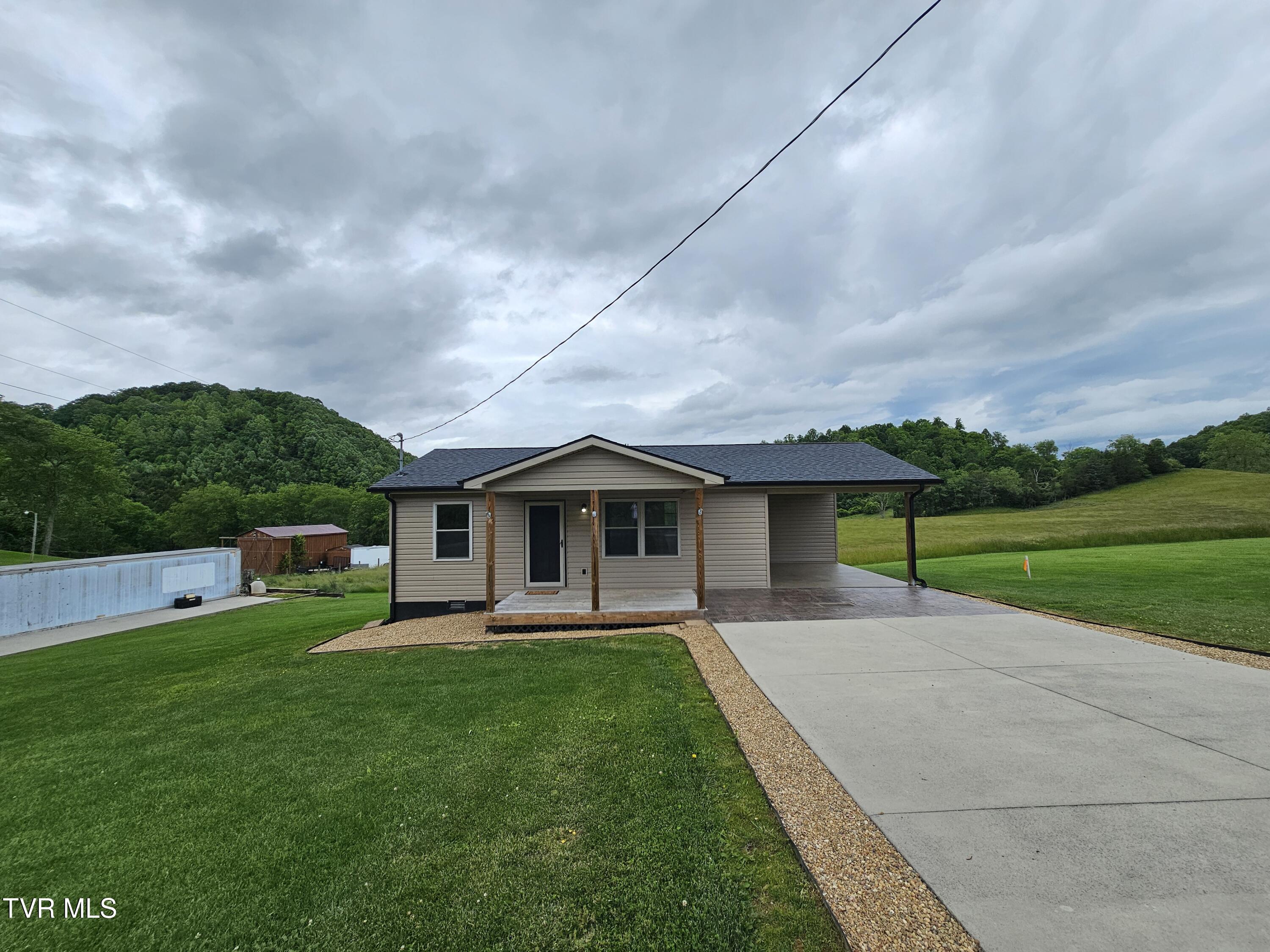 27337 Rich Valley Road Property Photo