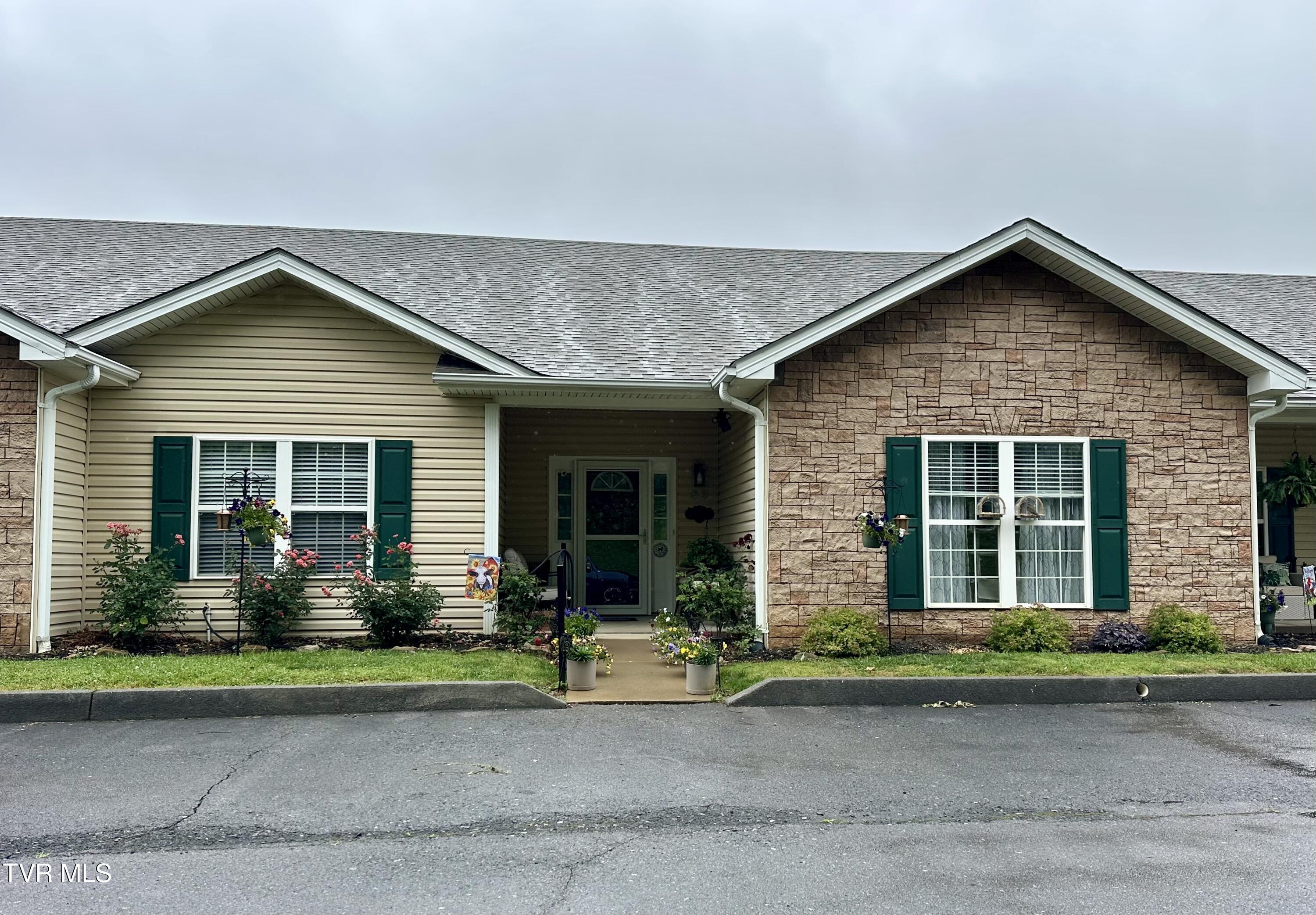 59 Whisper Bend Property Photo