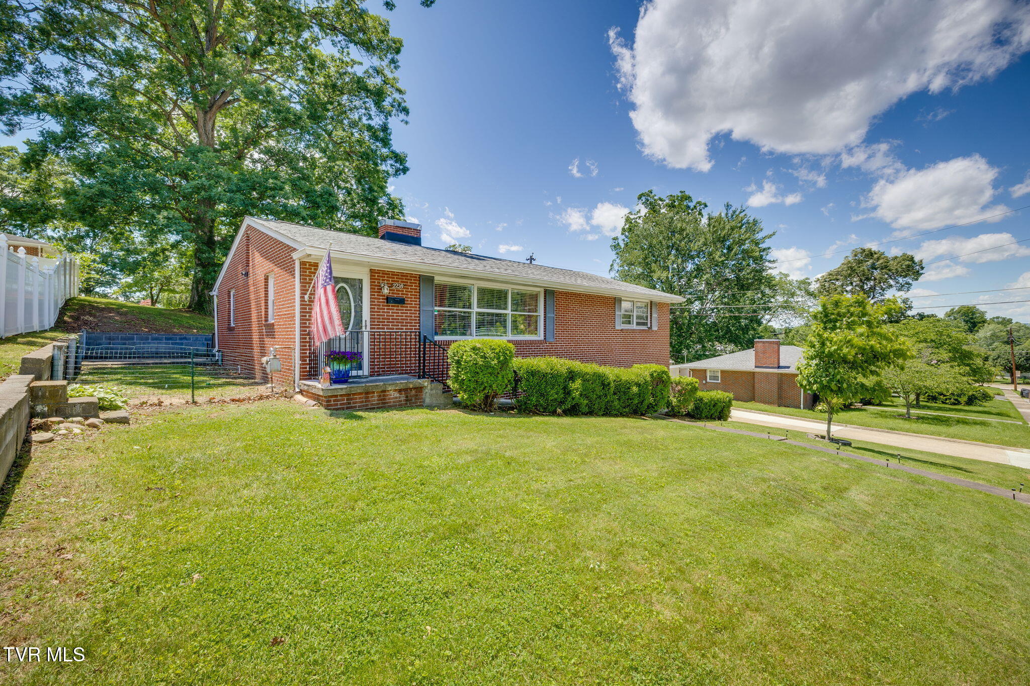 2228 Bruce Street Property Photo