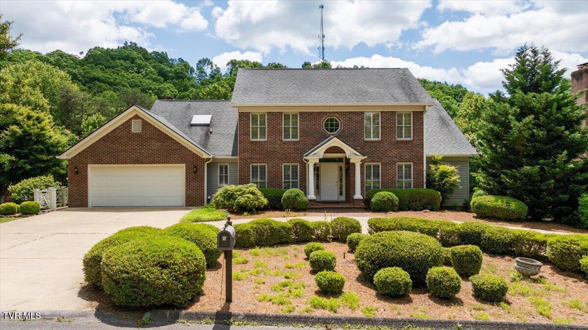 121 Queensgate Property Photo