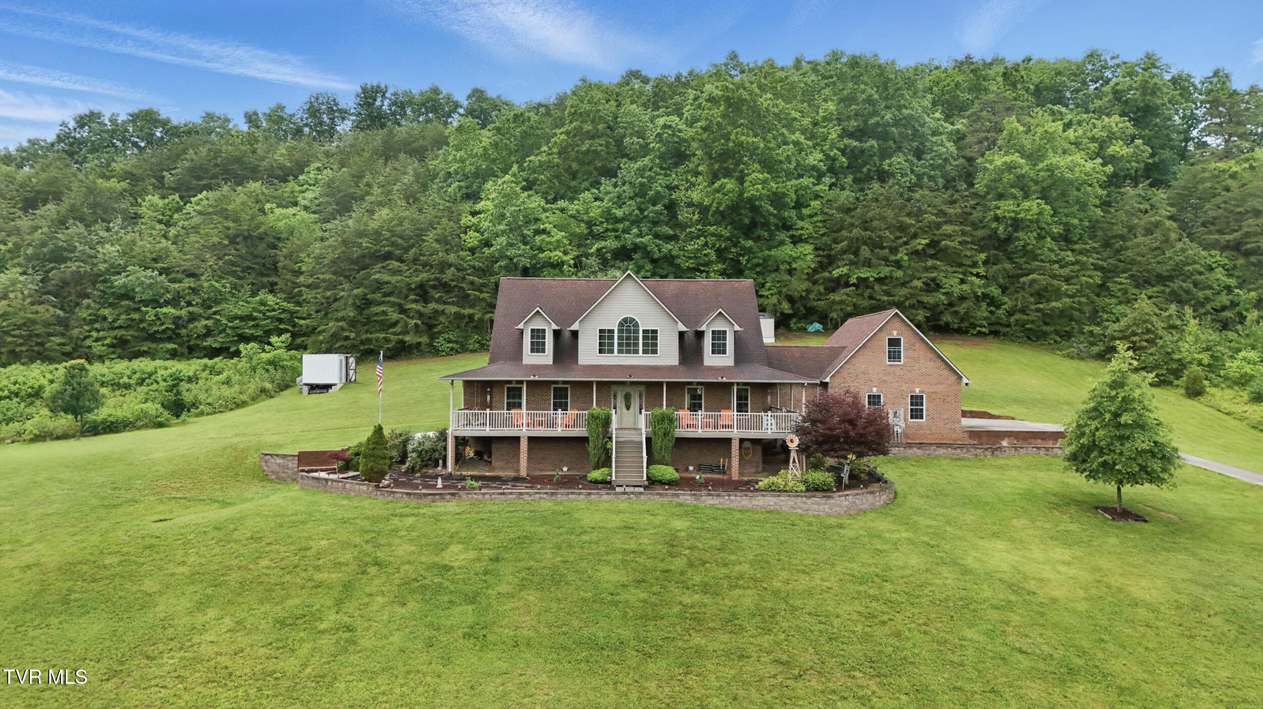 1124 Elizabethton Highway Property Photo 1