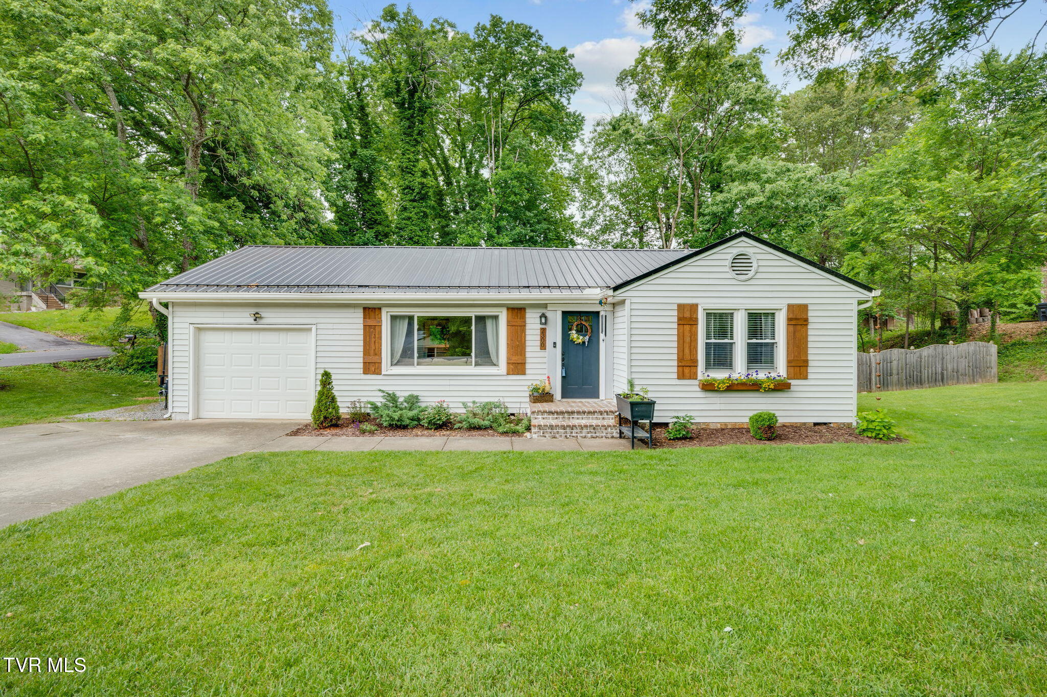 2300 Stuart Drive Property Photo 1