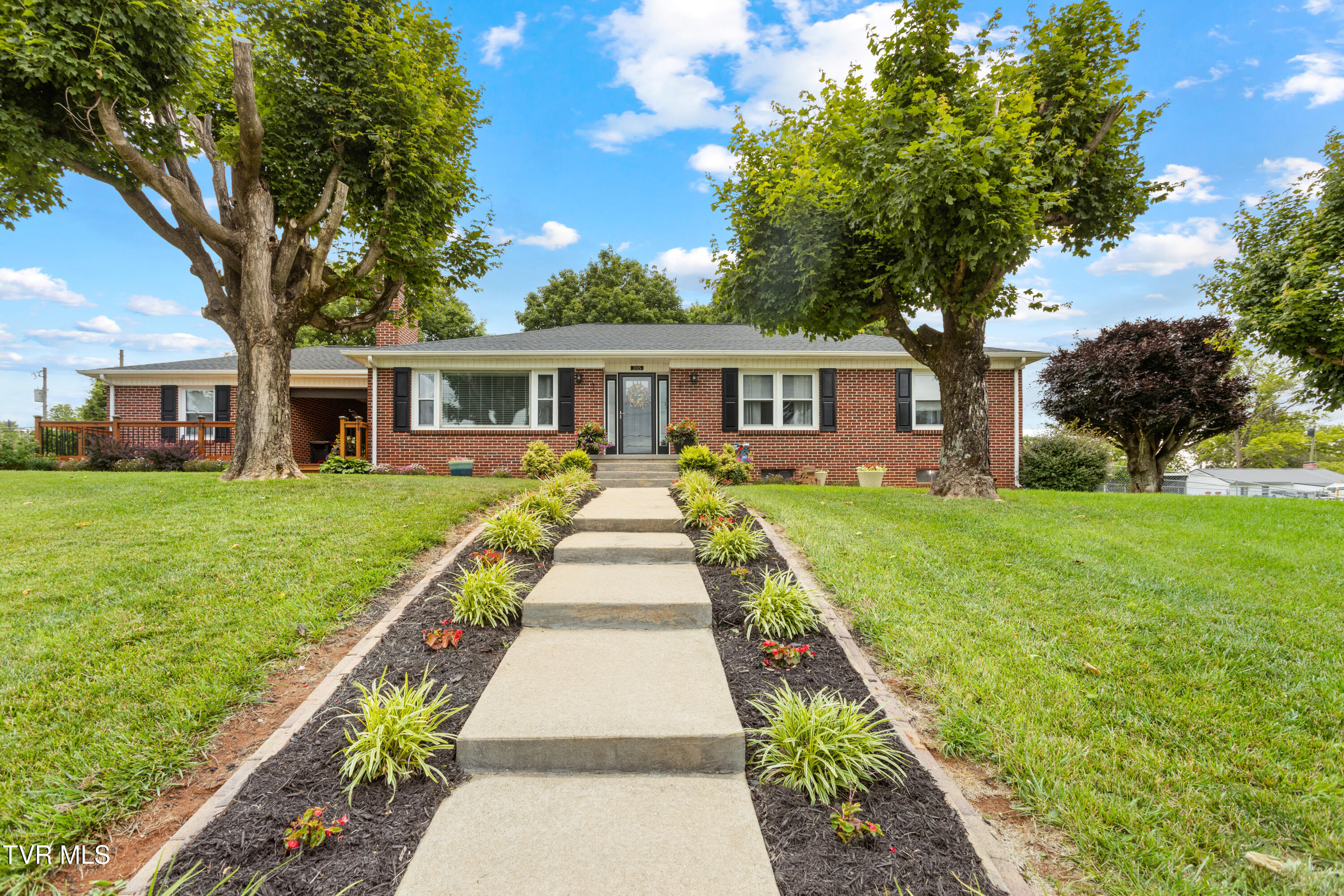 285 Cherokee Road Property Photo