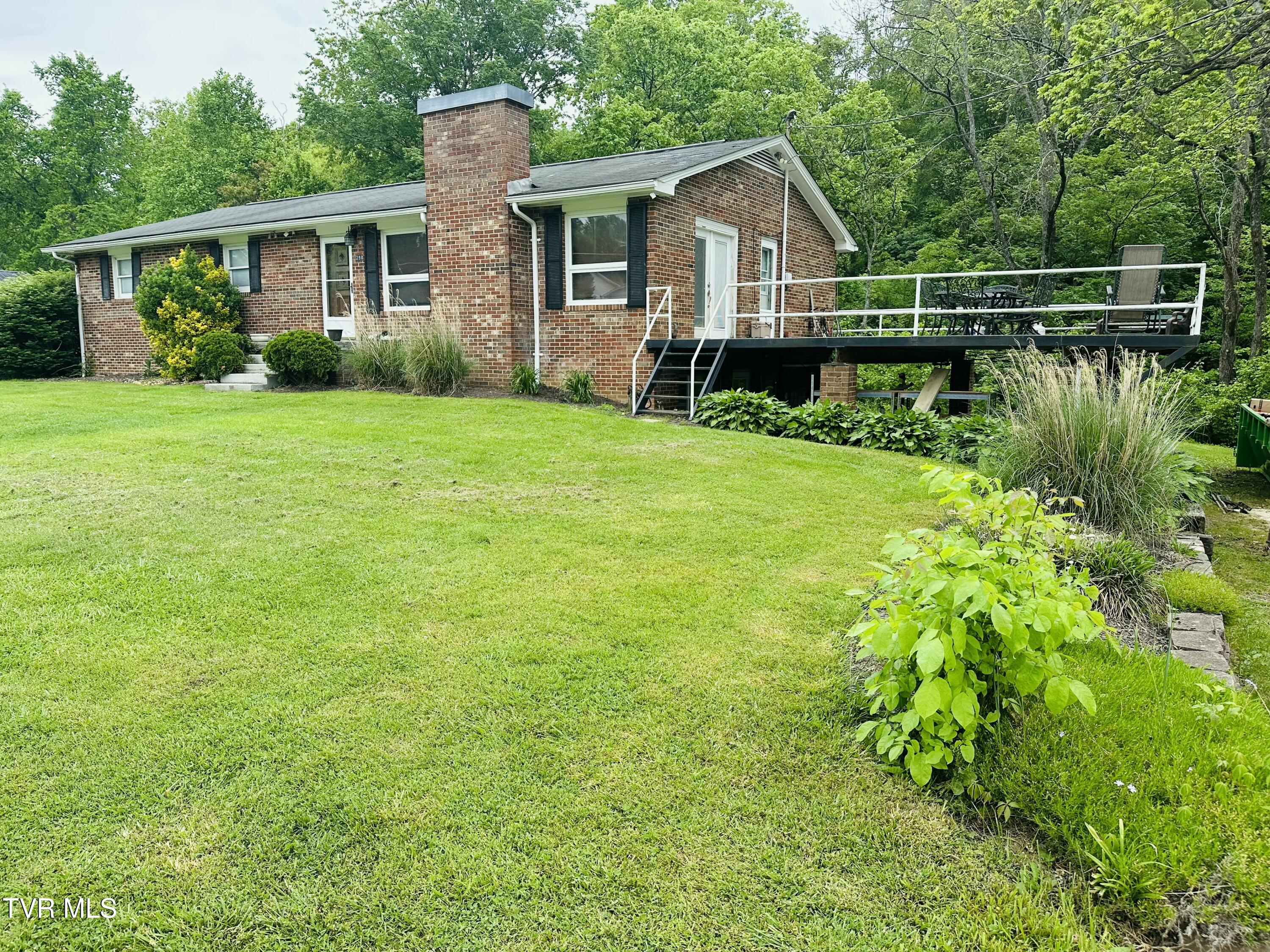 290 Sinking Creek Rd Property Photo 1