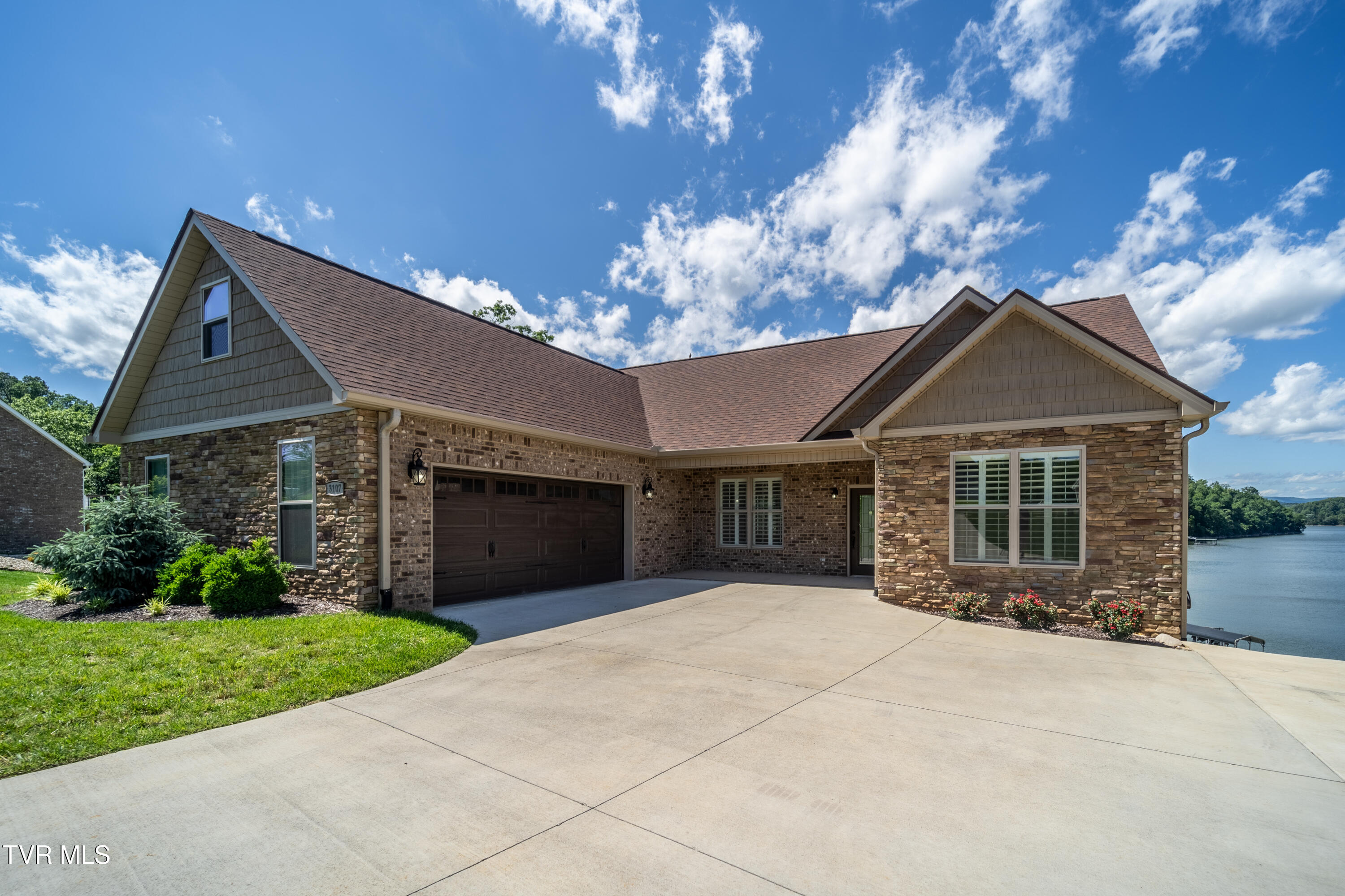 3107 Bridgewater Boulevard Property Photo 1