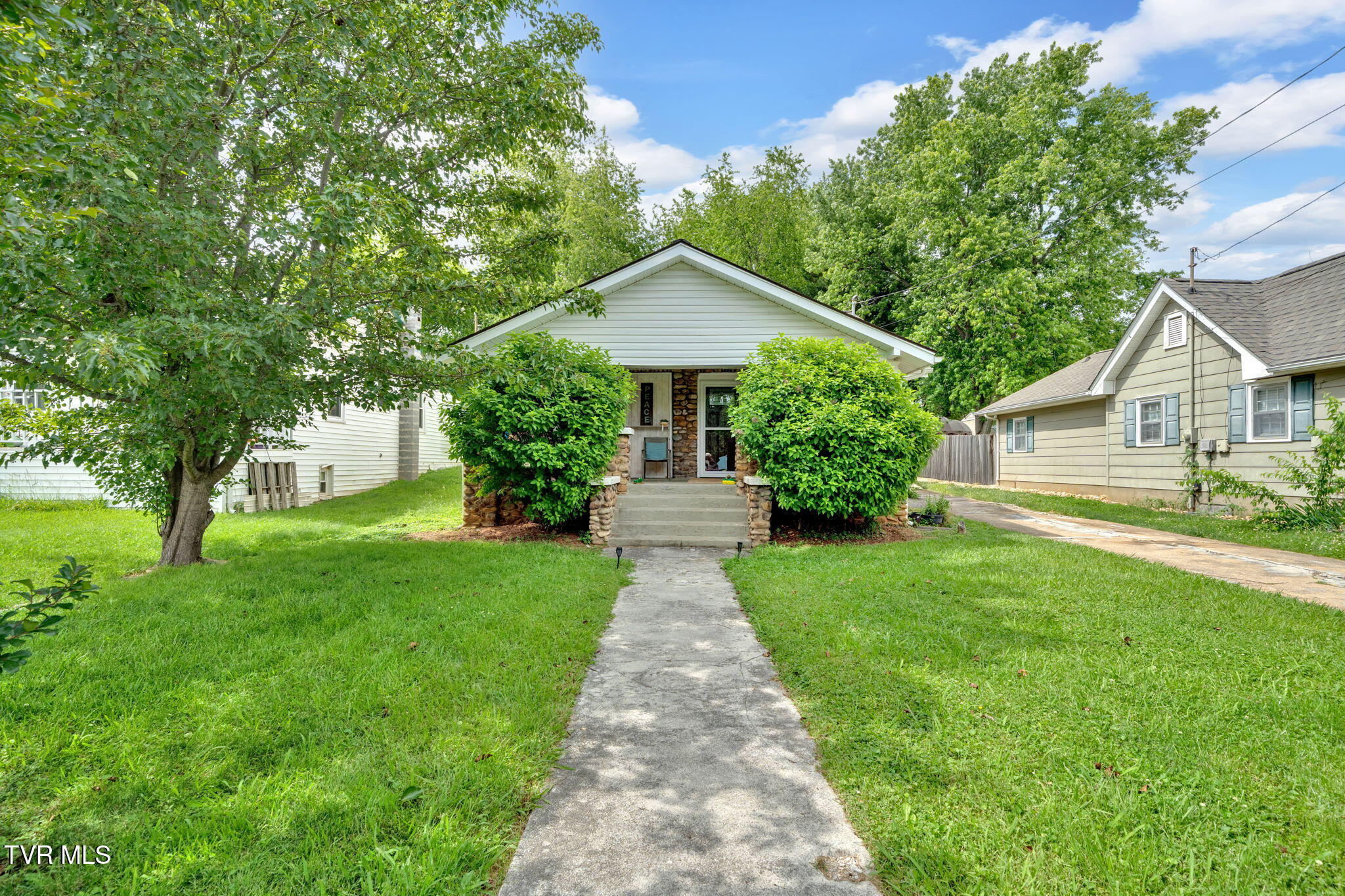 806 Johnson Avenue Property Photo 1