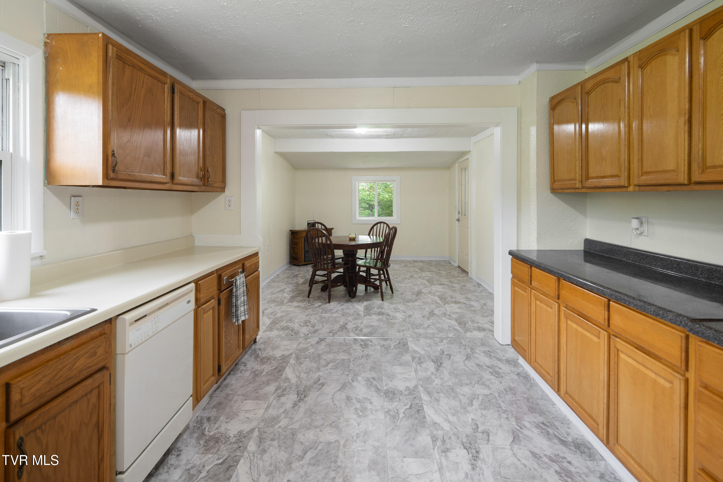 1227 Poga Road Property Photo 5