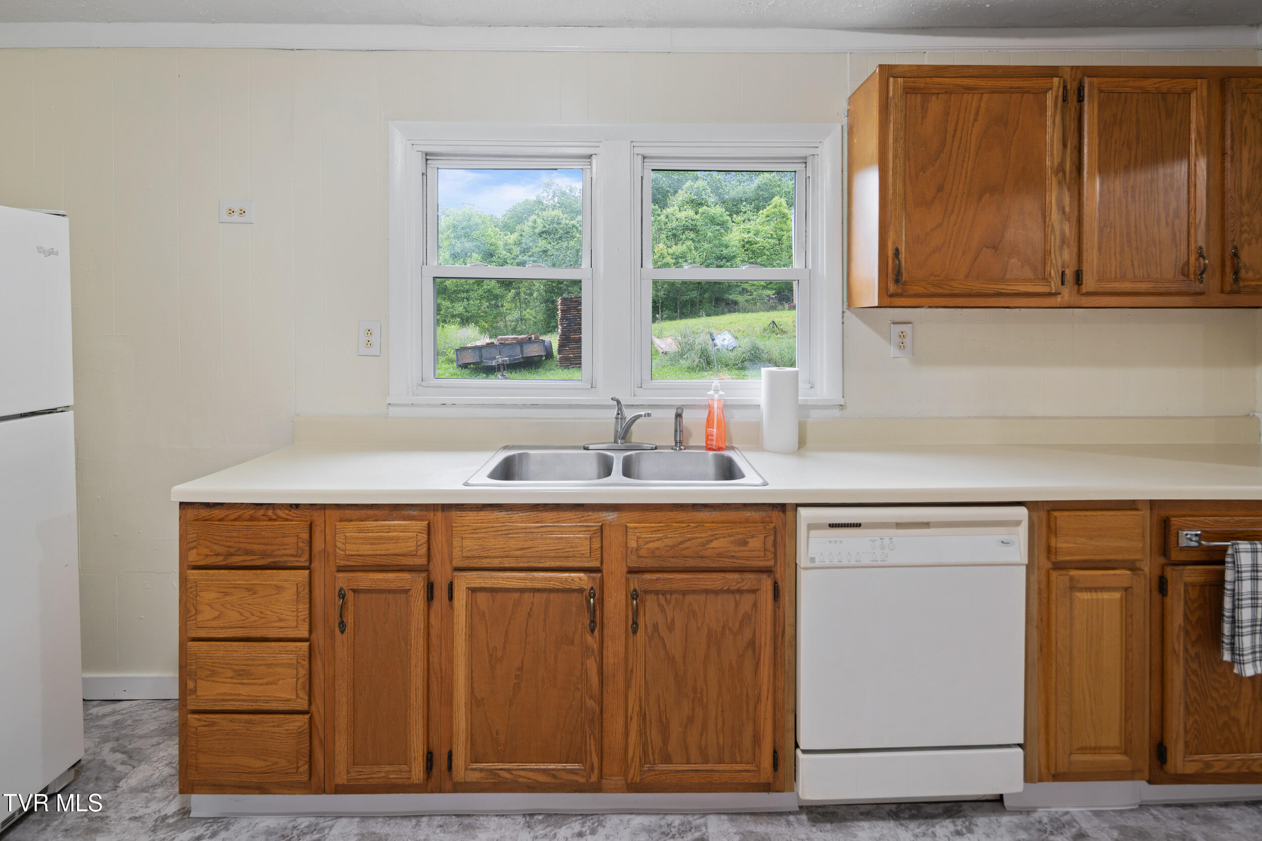 1227 Poga Road Property Photo 7