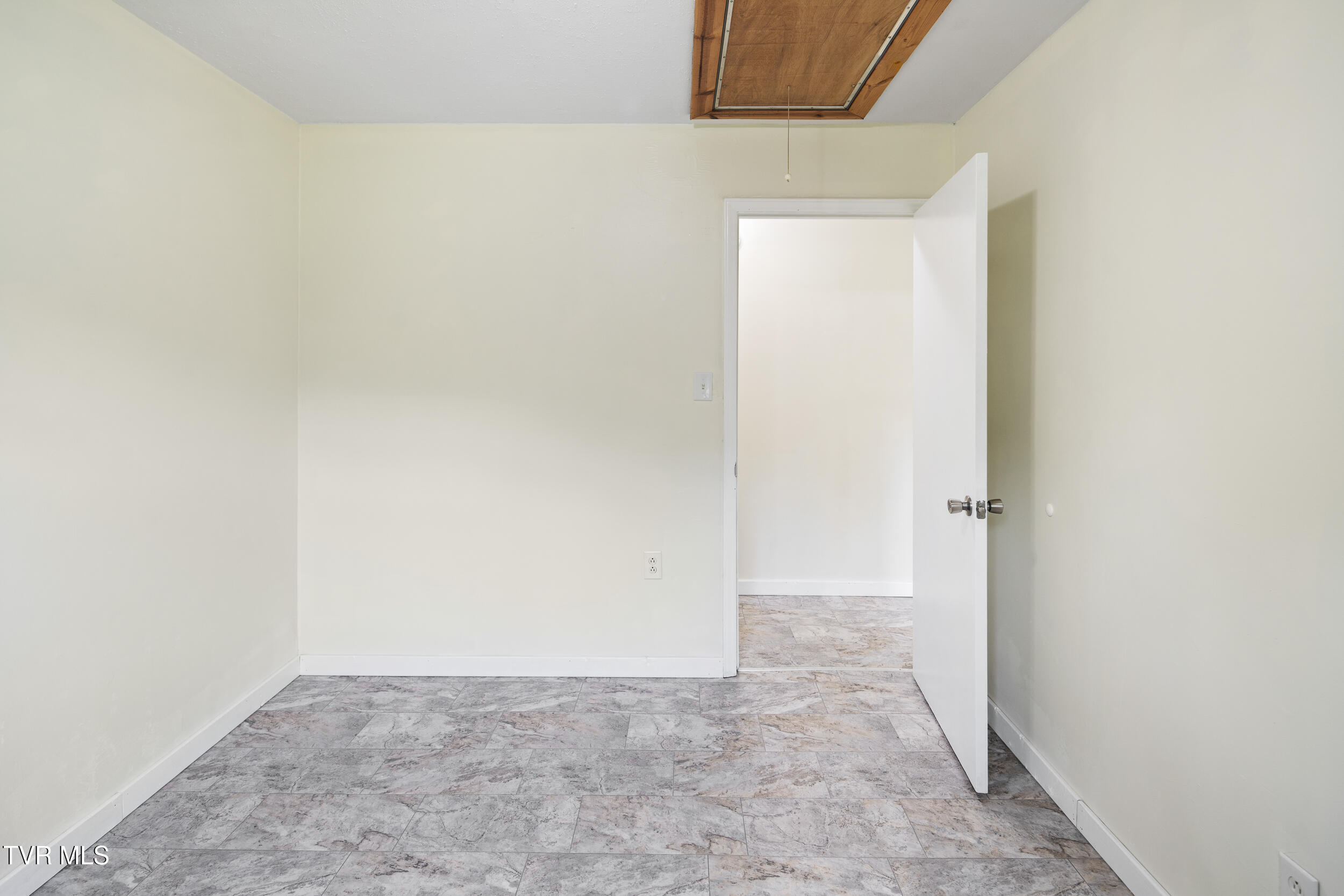 1227 Poga Road Property Photo 14