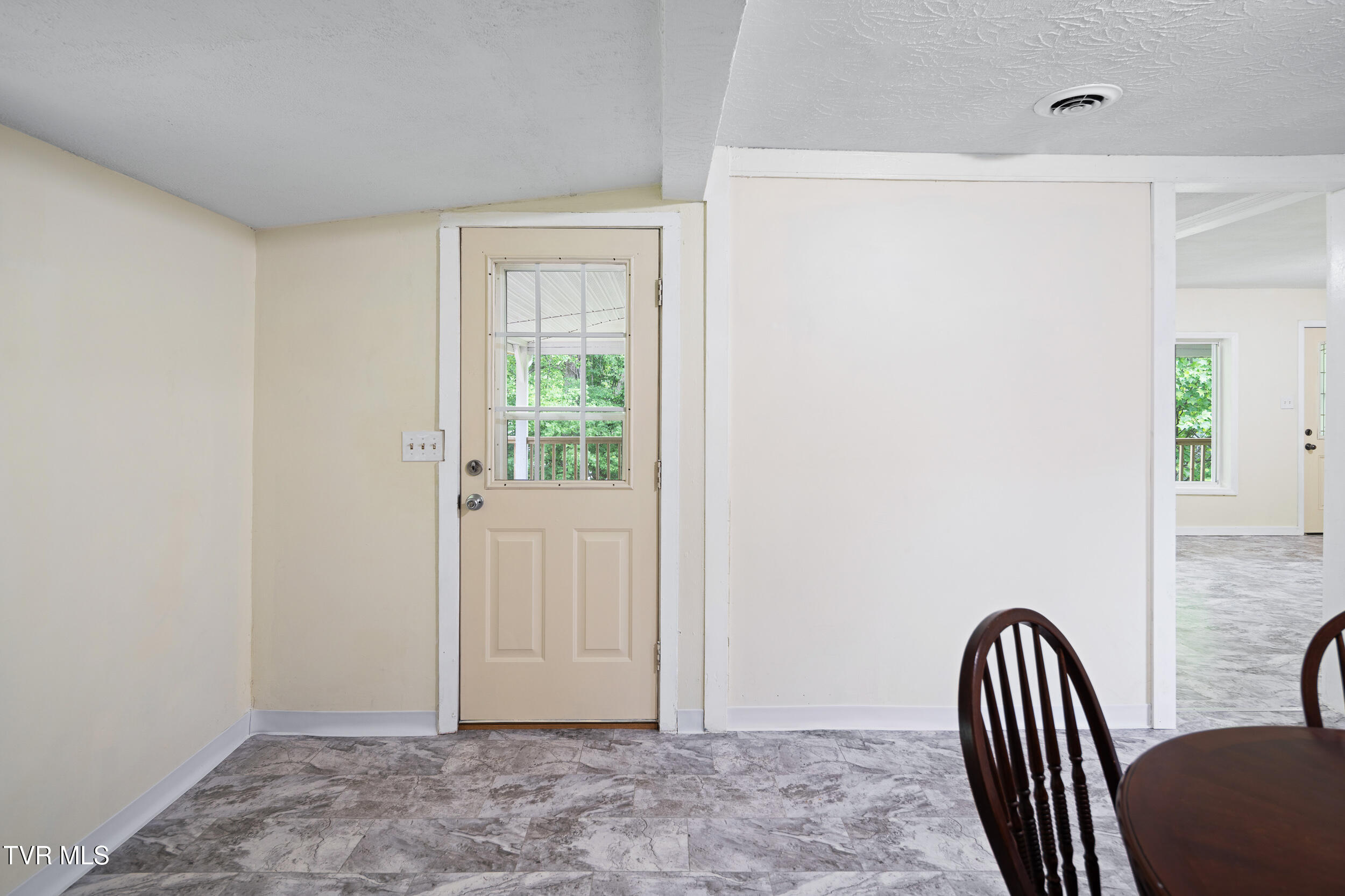 1227 Poga Road Property Photo 17
