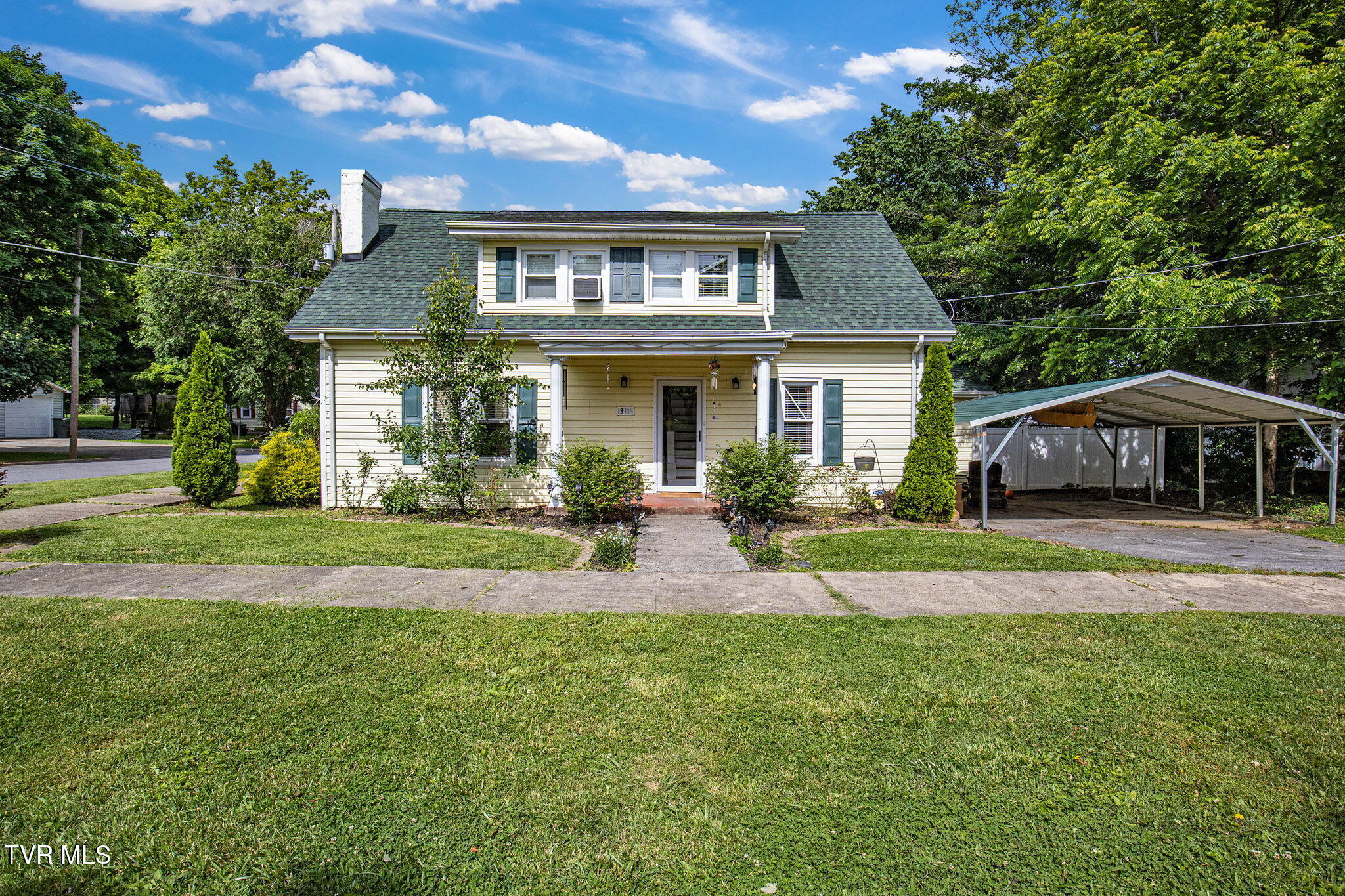 311 South Roan Street Property Photo 1