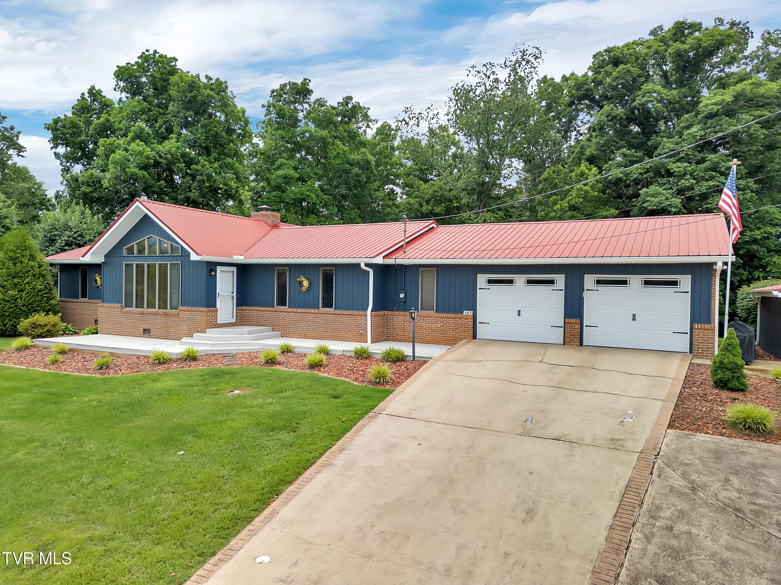 385 Lori Circle Property Photo