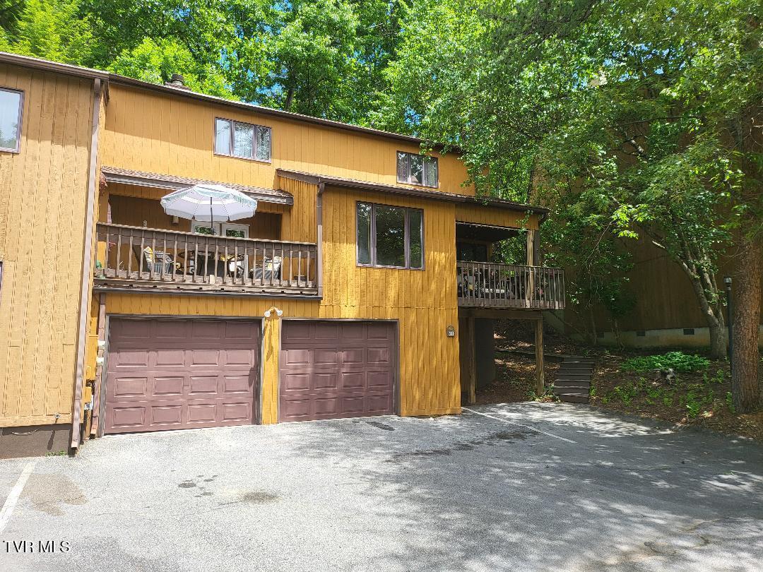 311 Autumn Chase Property Photo 1