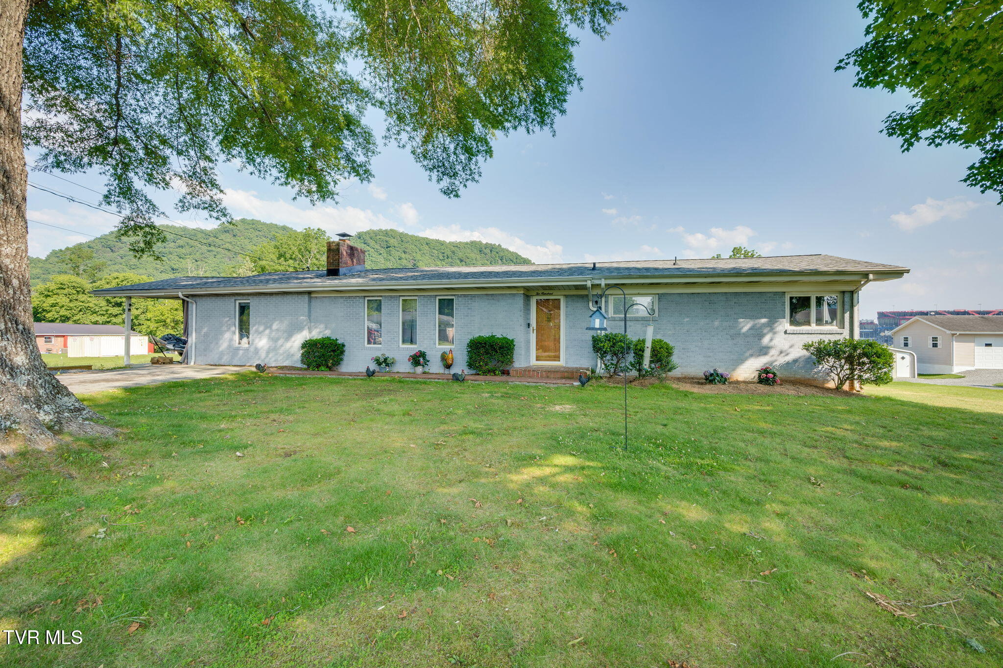 200 Windy Hills Drive Property Photo
