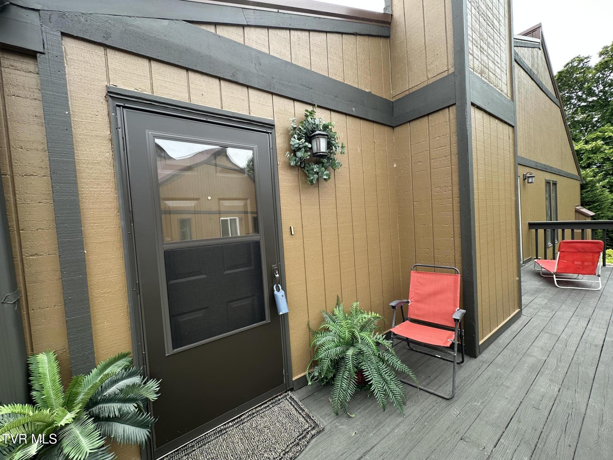 516 Fleetwood Court Property Photo 1