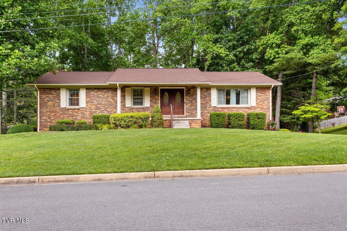 2 Mistletoe Court Property Photo