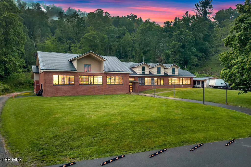 5500 Roan Creek Road Property Photo 3