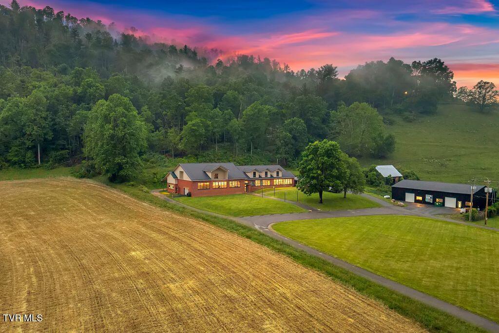 5500 Roan Creek Road Property Photo 6