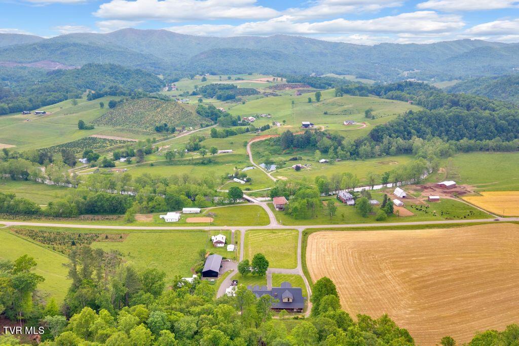 5500 Roan Creek Road Property Photo 15