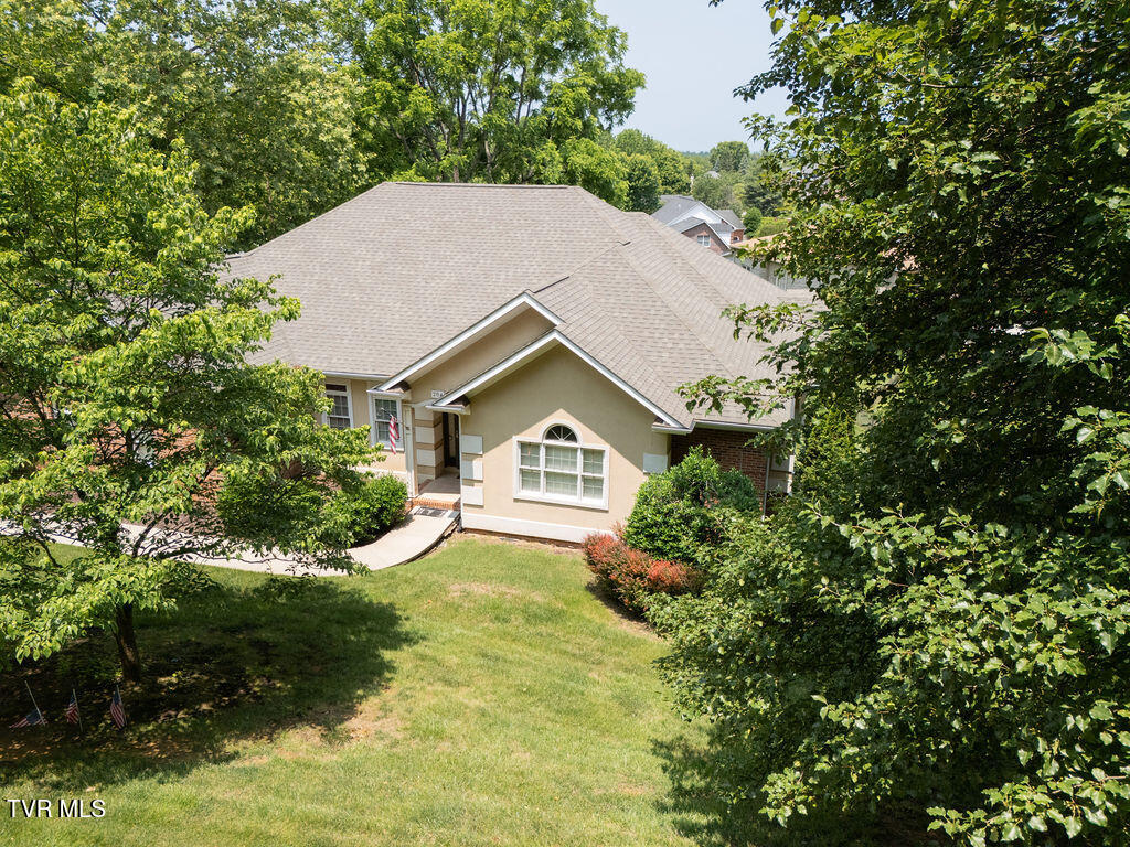 204 Shadowood Drive Property Photo 1