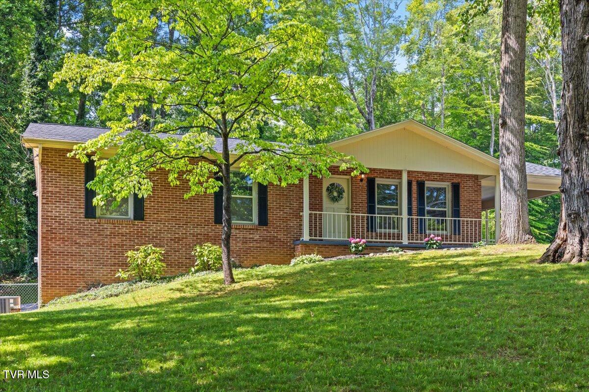1820 Brook Hollow Road Property Photo