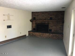 301 Southeast Apple Drive Property Photo 2