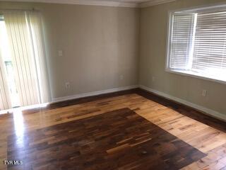 301 Southeast Apple Drive Property Photo 4