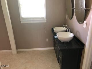 301 Southeast Apple Drive Property Photo 6