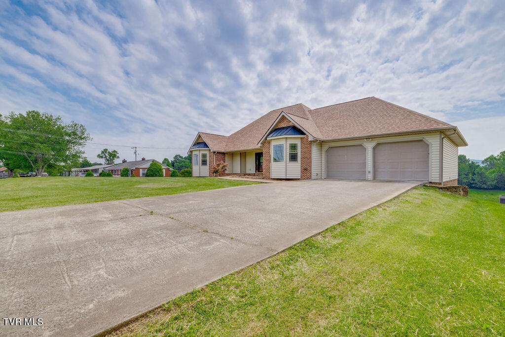 229 Ridgecrest Rd Property Photo 3