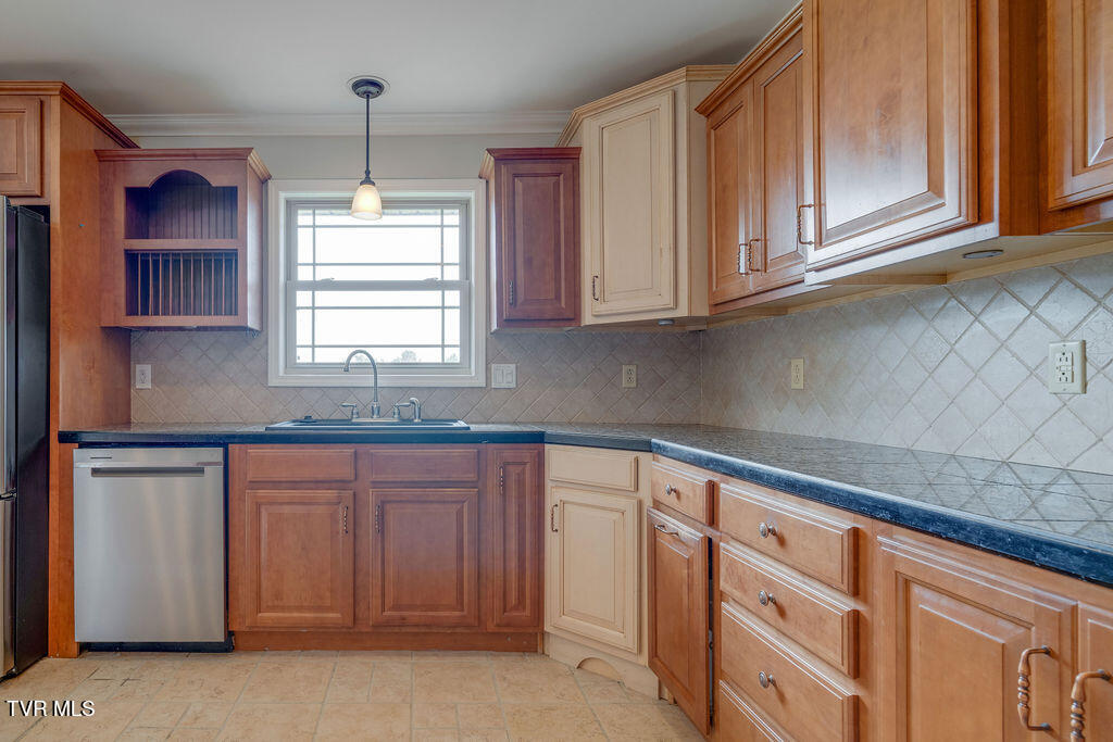 229 Ridgecrest Rd Property Photo 11