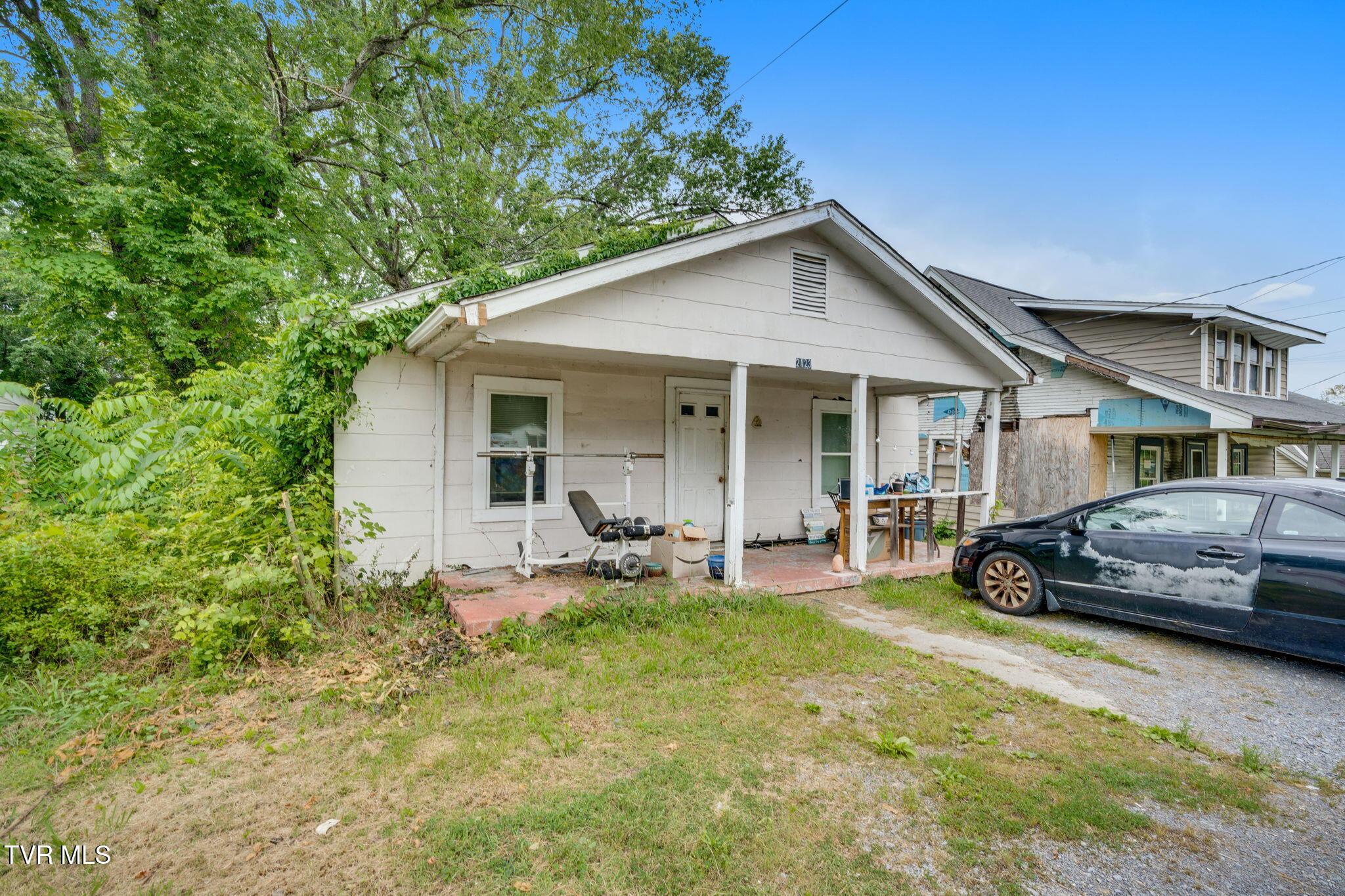 2121 2123 Randolph Street Property Photo 2