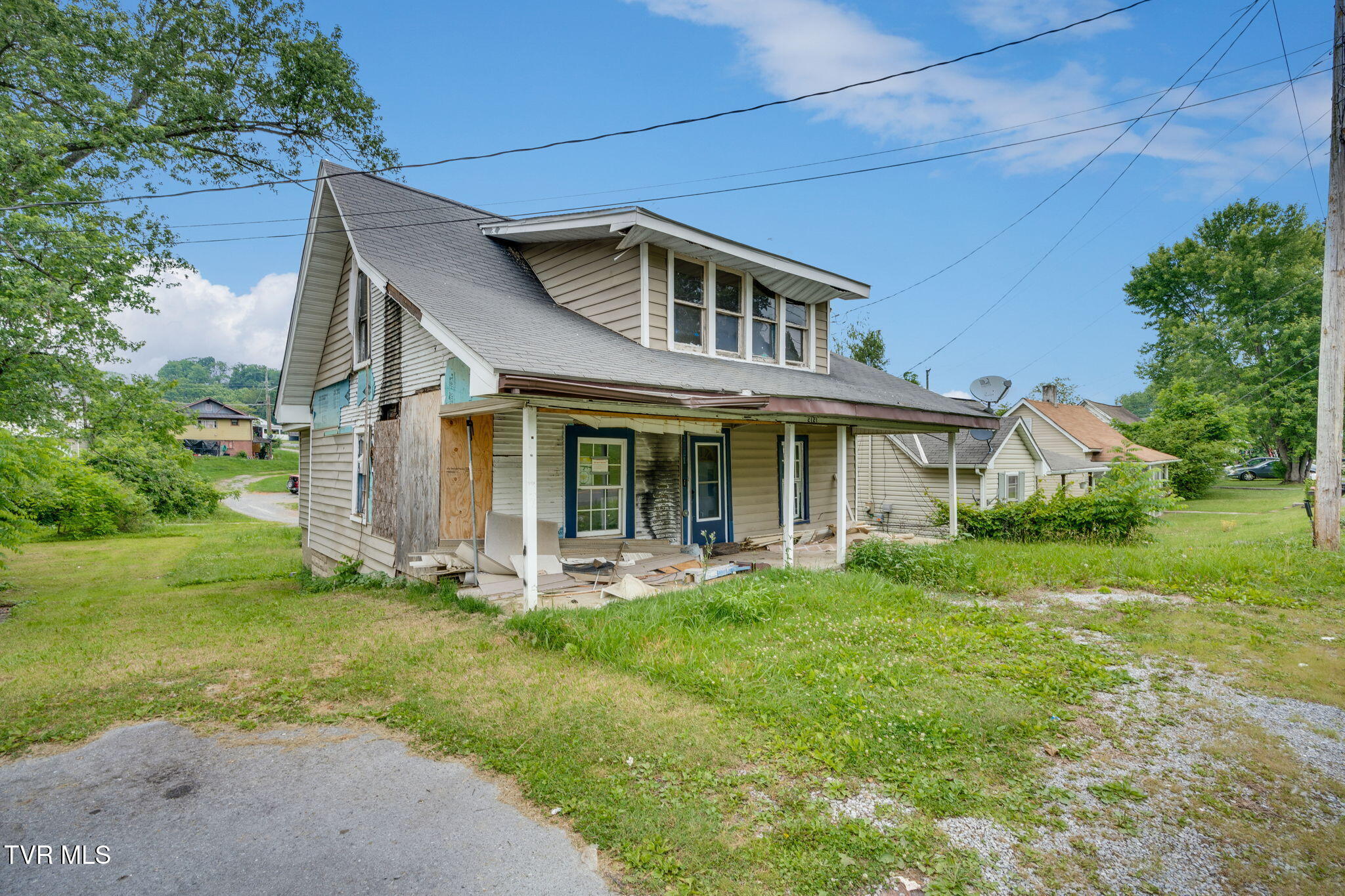 2121 2123 Randolph Street Property Photo 3