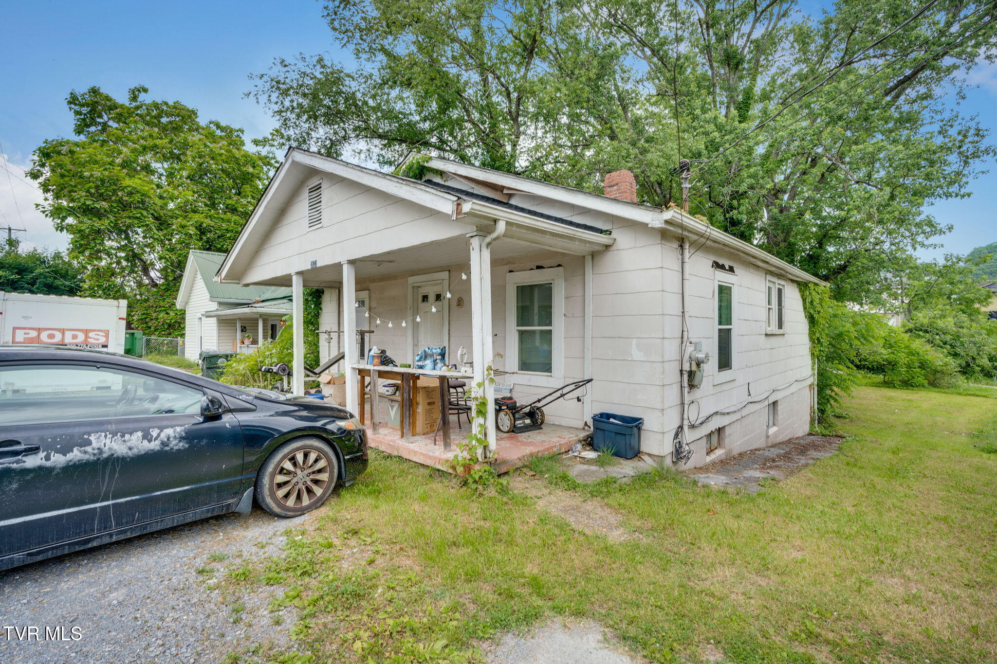 2121 2123 Randolph Street Property Photo 4