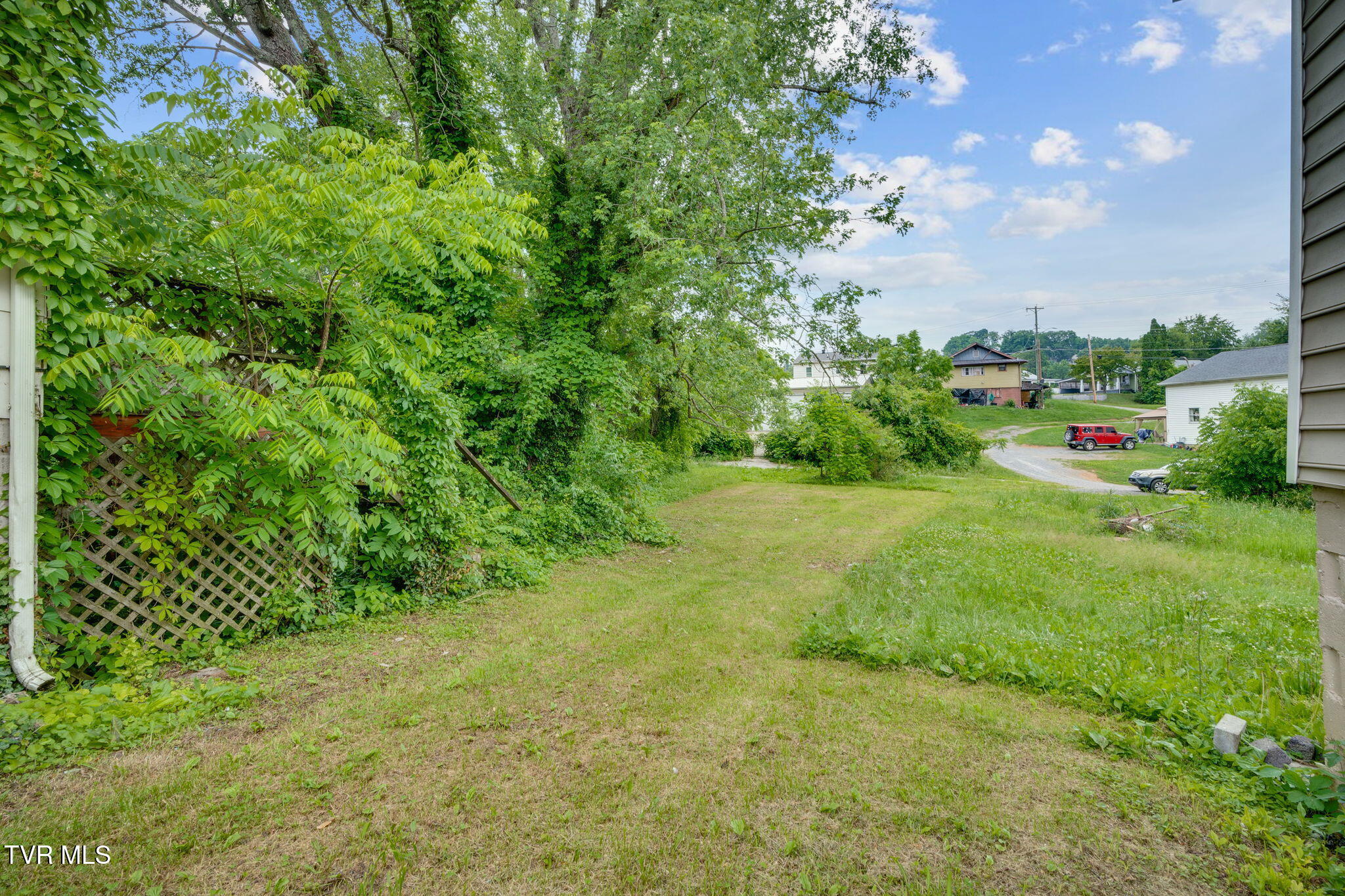 2121 2123 Randolph Street Property Photo 5