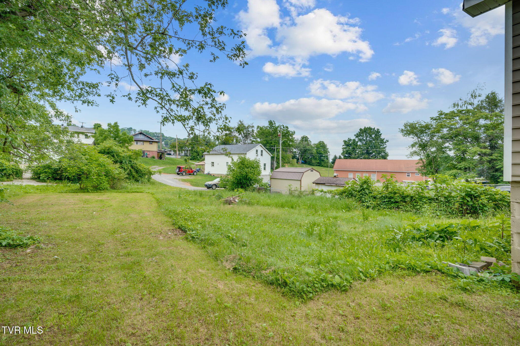 2121 2123 Randolph Street Property Photo 6