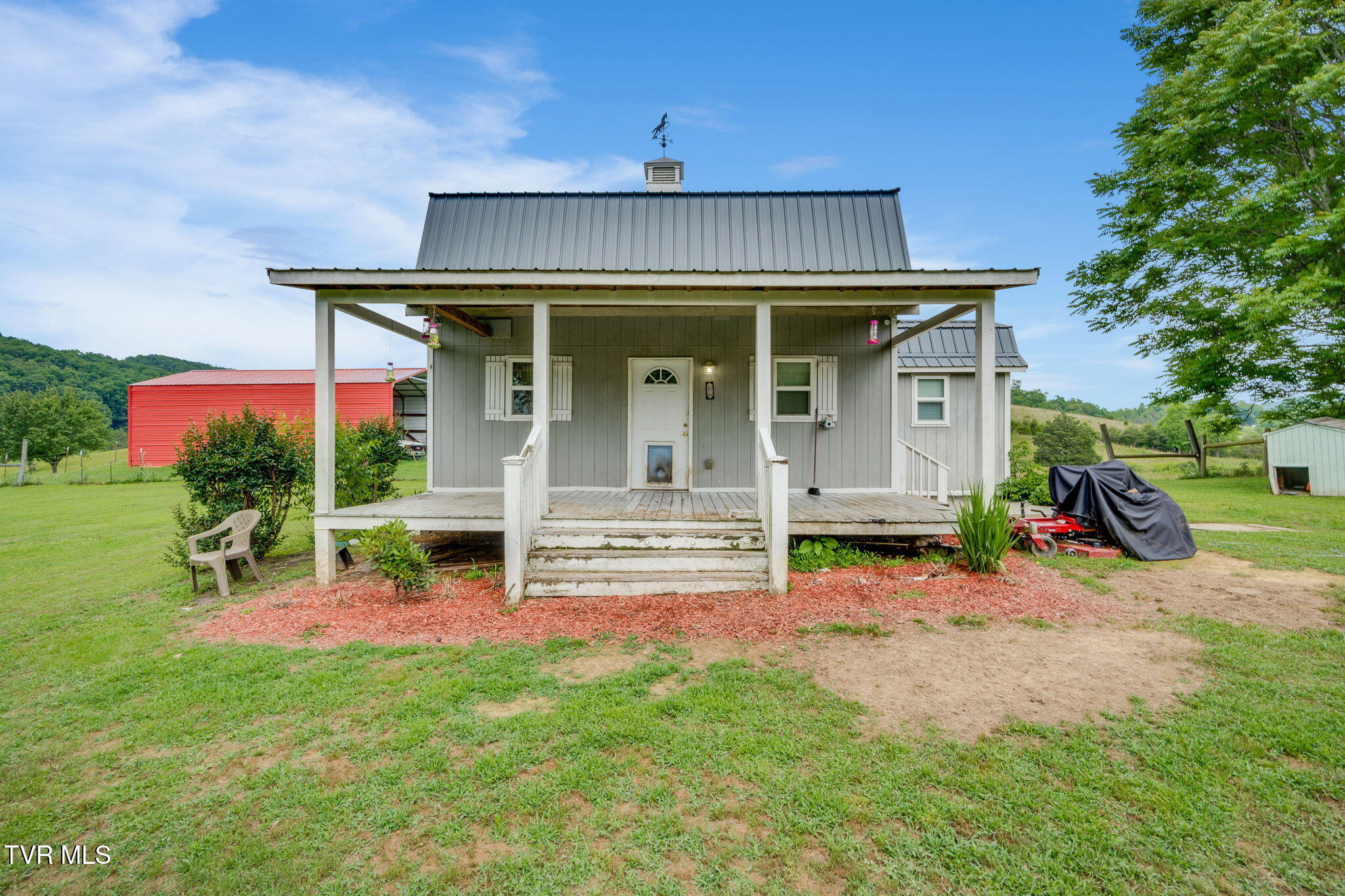 935 Adams Lane