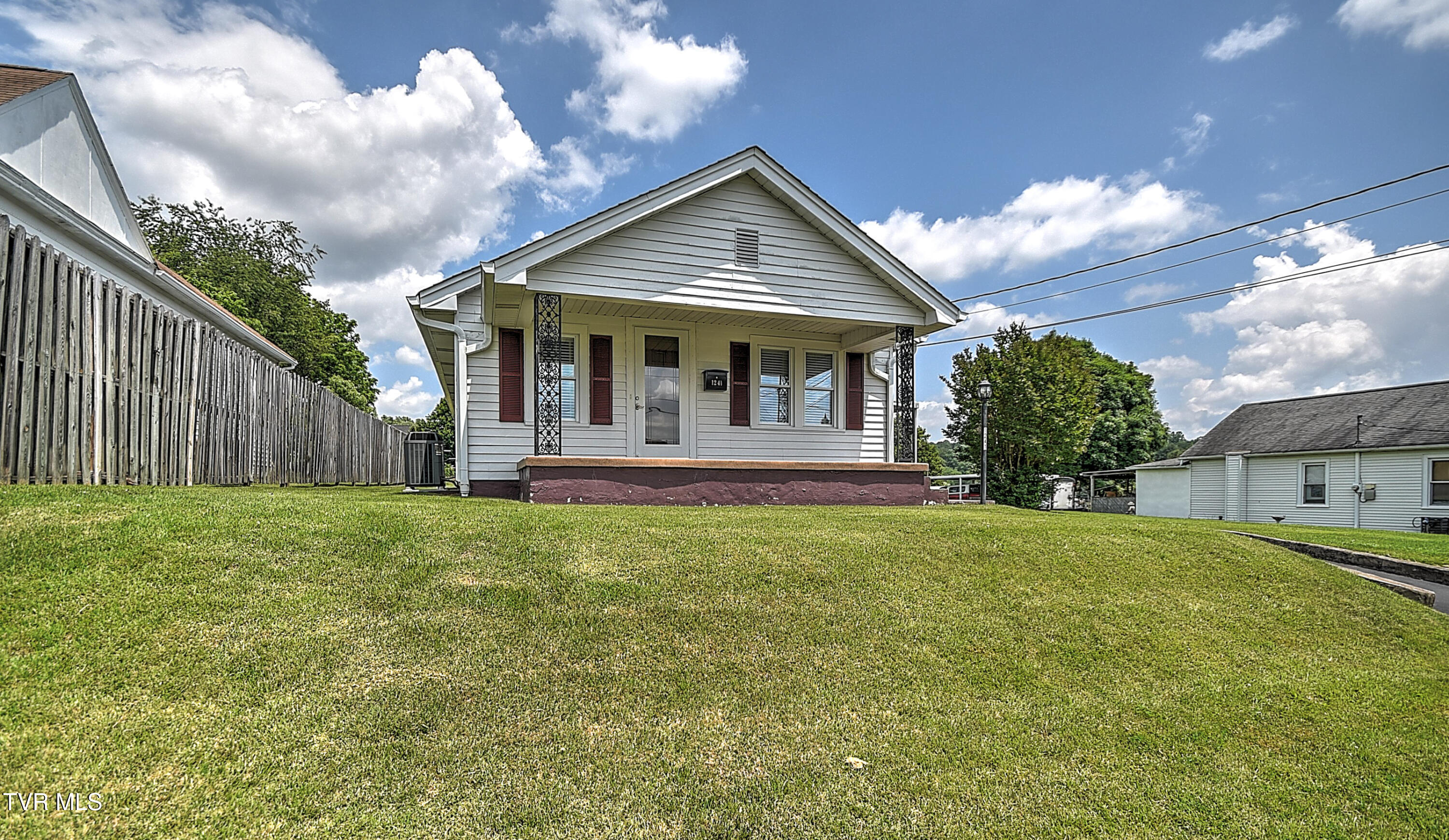 1241 Carolina Avenue Property Photo 1