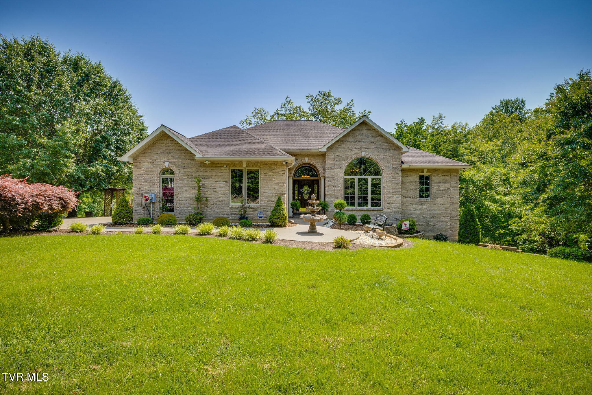 100 Pointe Drive Property Photo