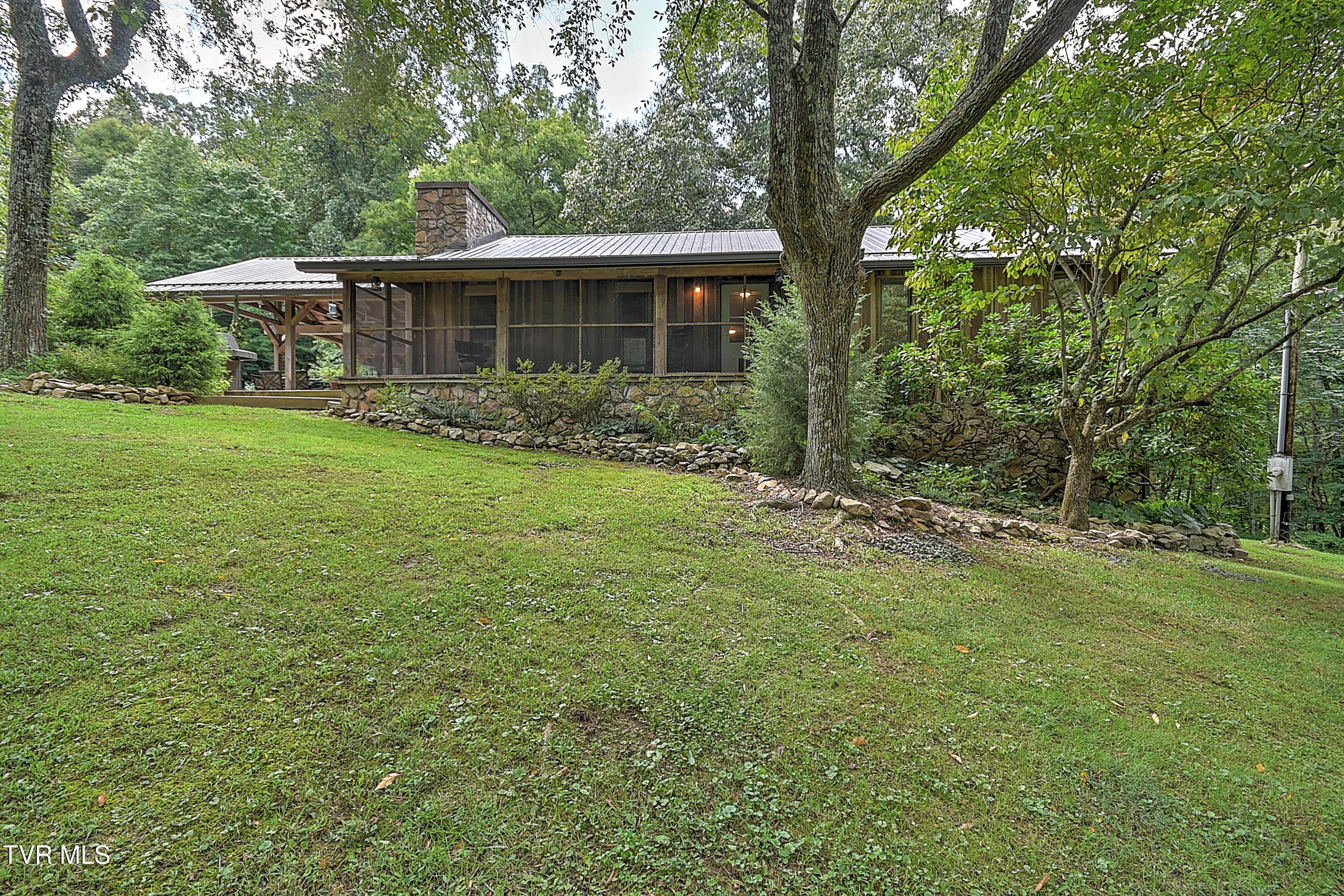 204 Chinquapin Lane Property Photo 1