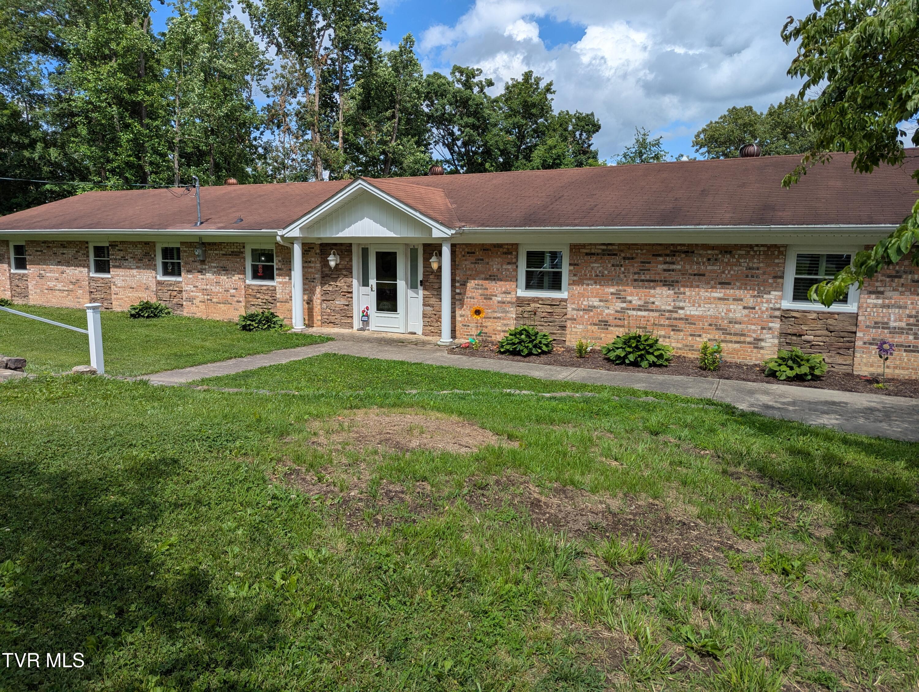 1710 Brentwood Drive Property Photo 1