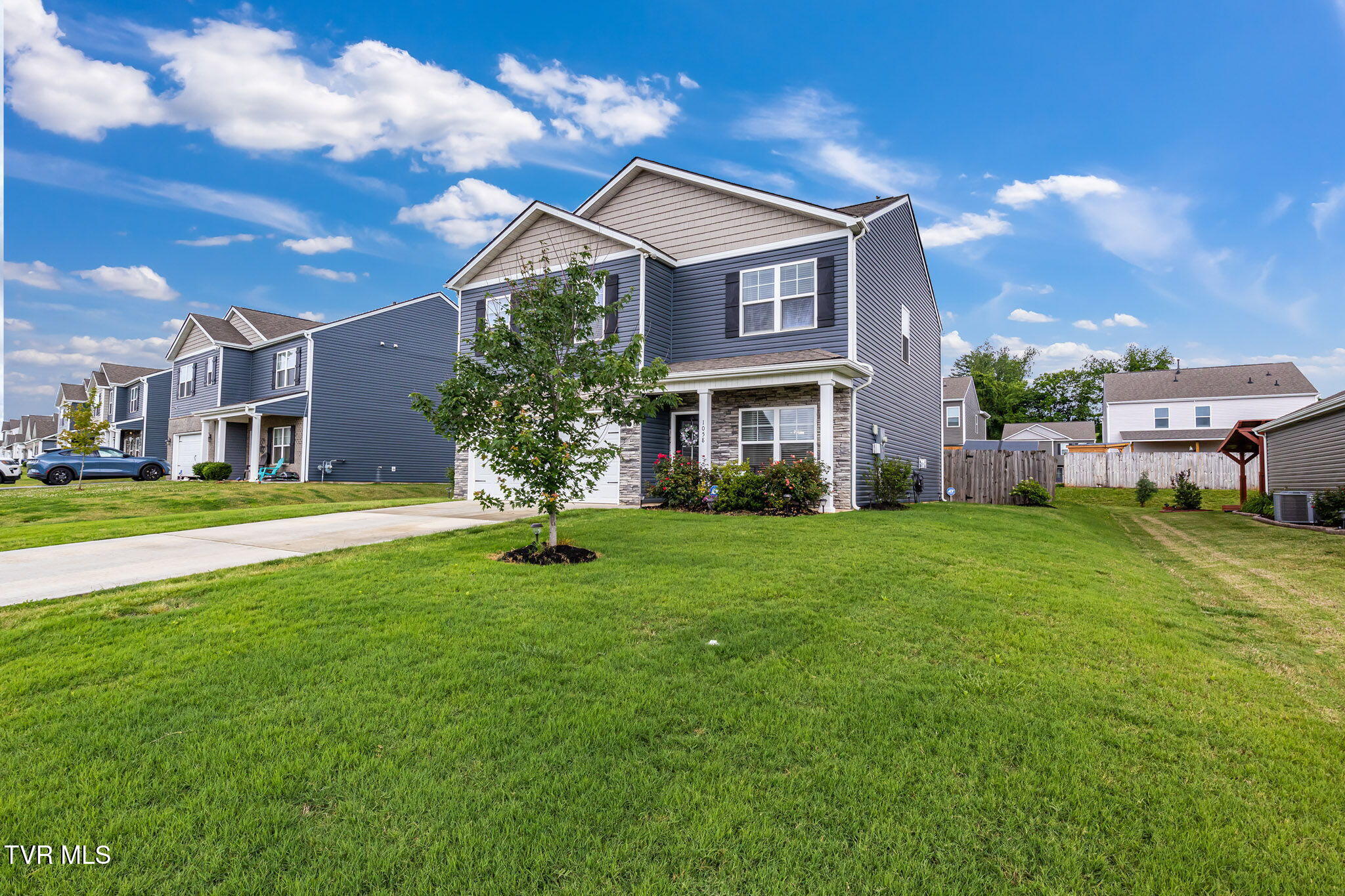 1058 Raccoon Lane Property Photo 1