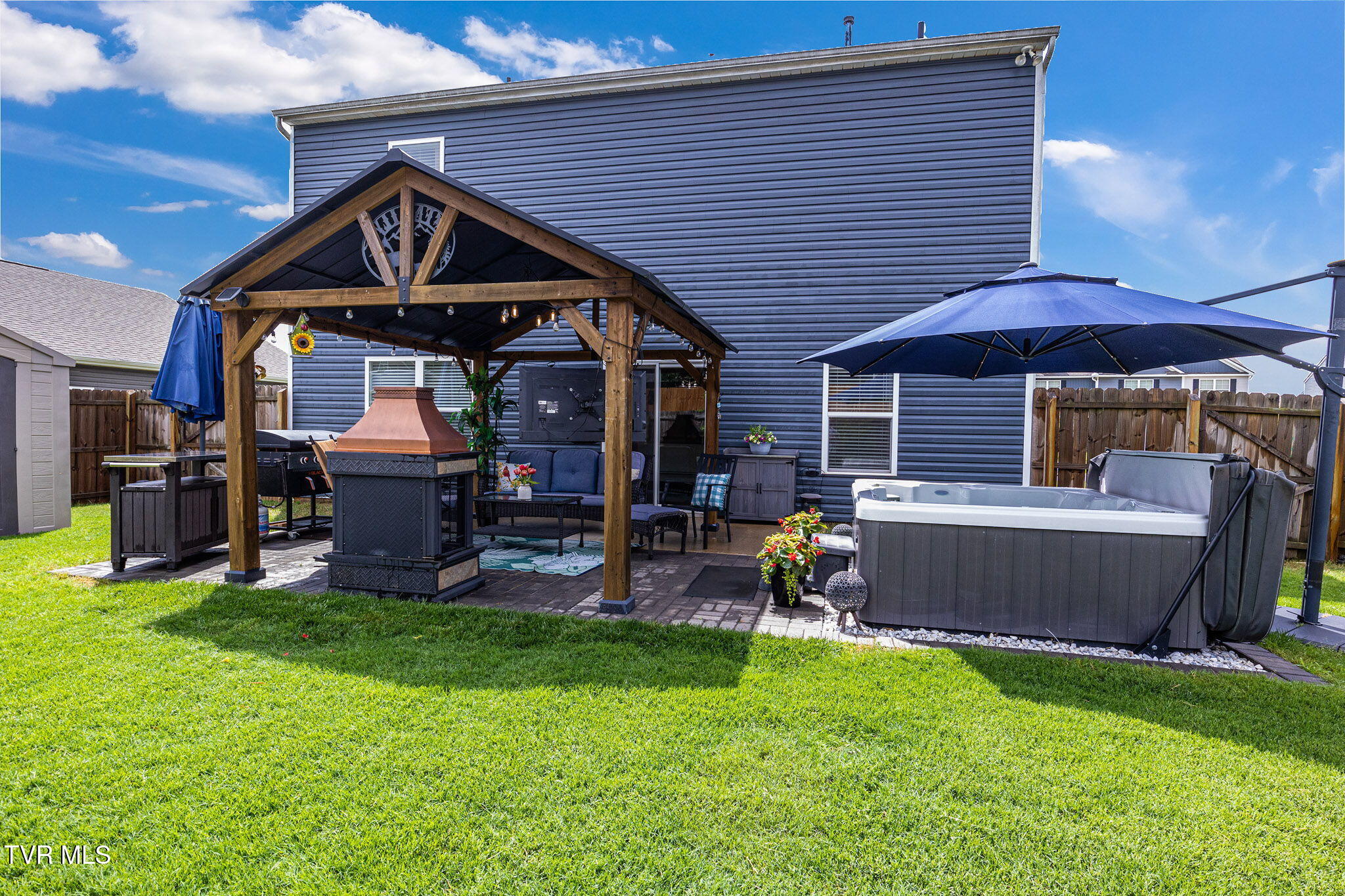 1058 Raccoon Lane Property Photo 3