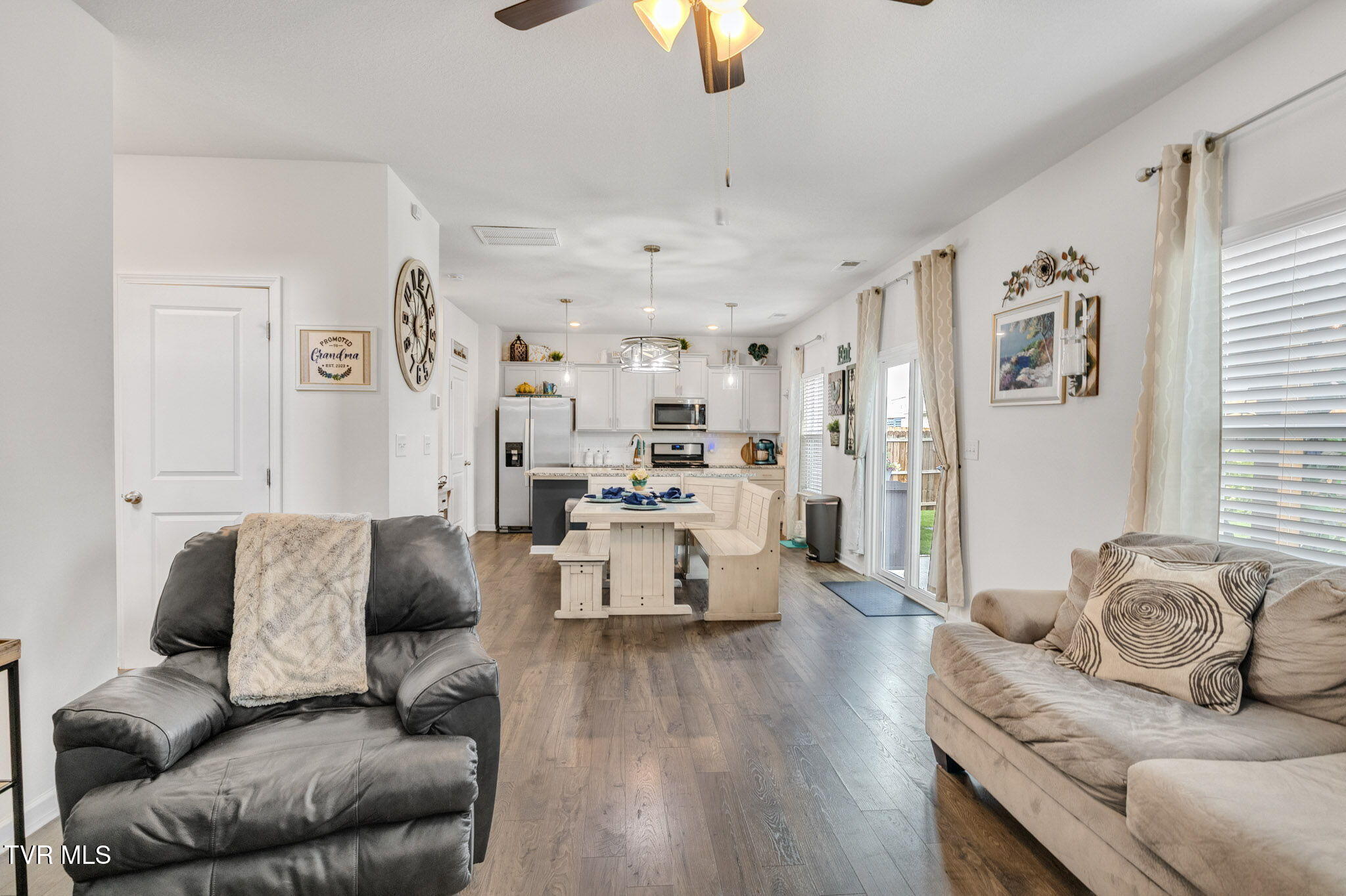 1058 Raccoon Lane Property Photo 9