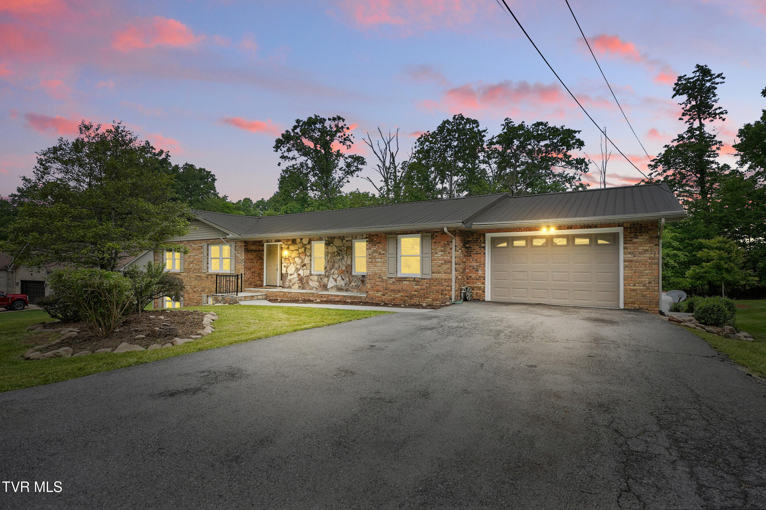 5530 Paramont Road Property Photo 1