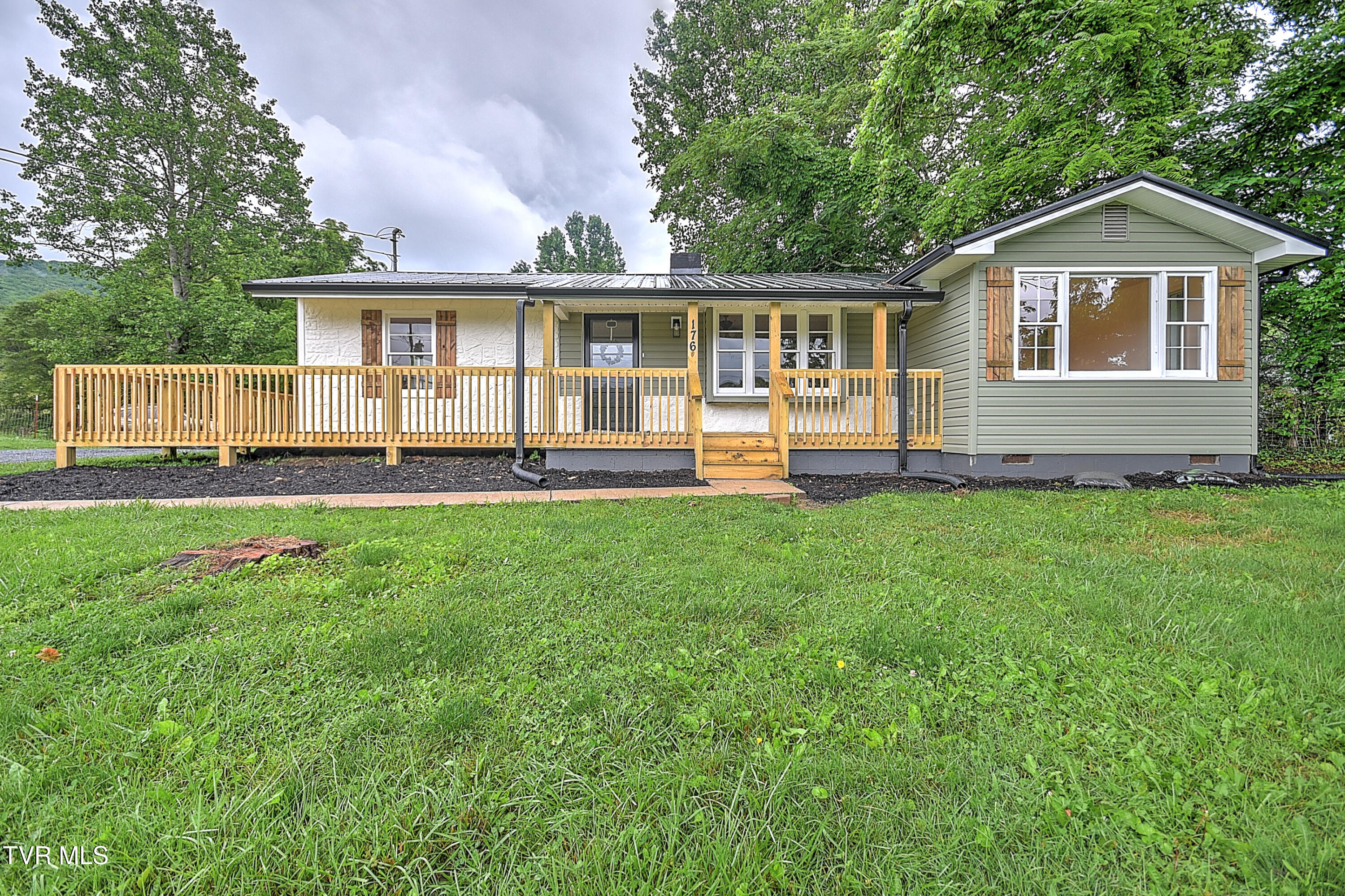 176 Burton France Road Property Photo 1