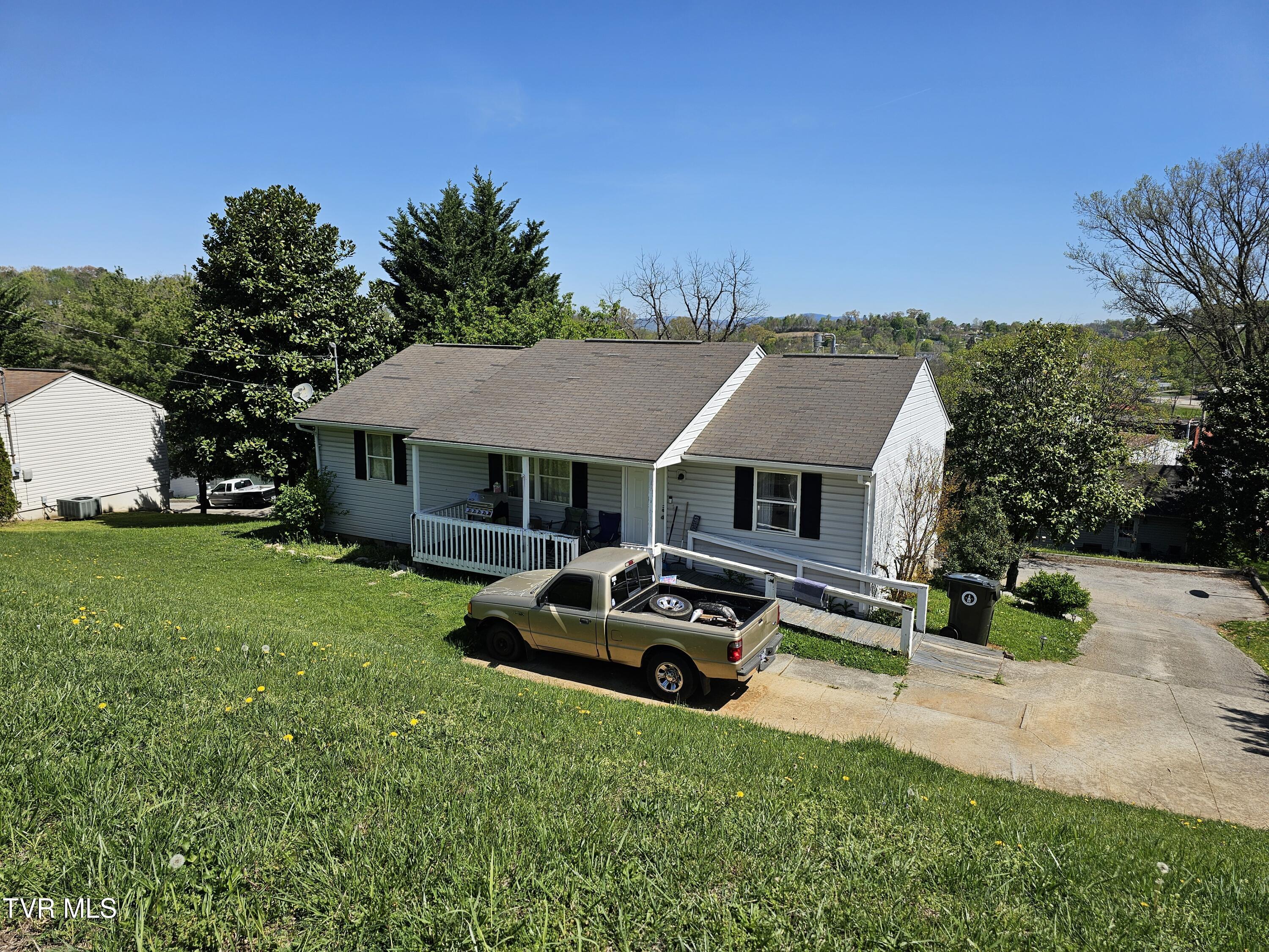 1027 Penny Lane Property Photo 1