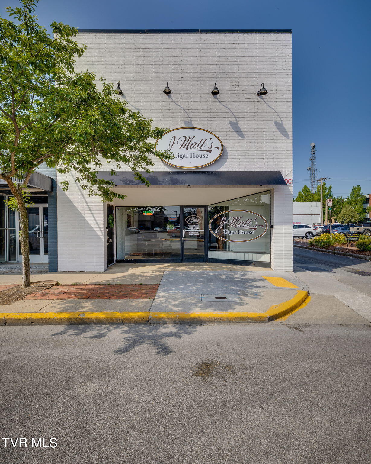 225 East Market Street Property Photo 1