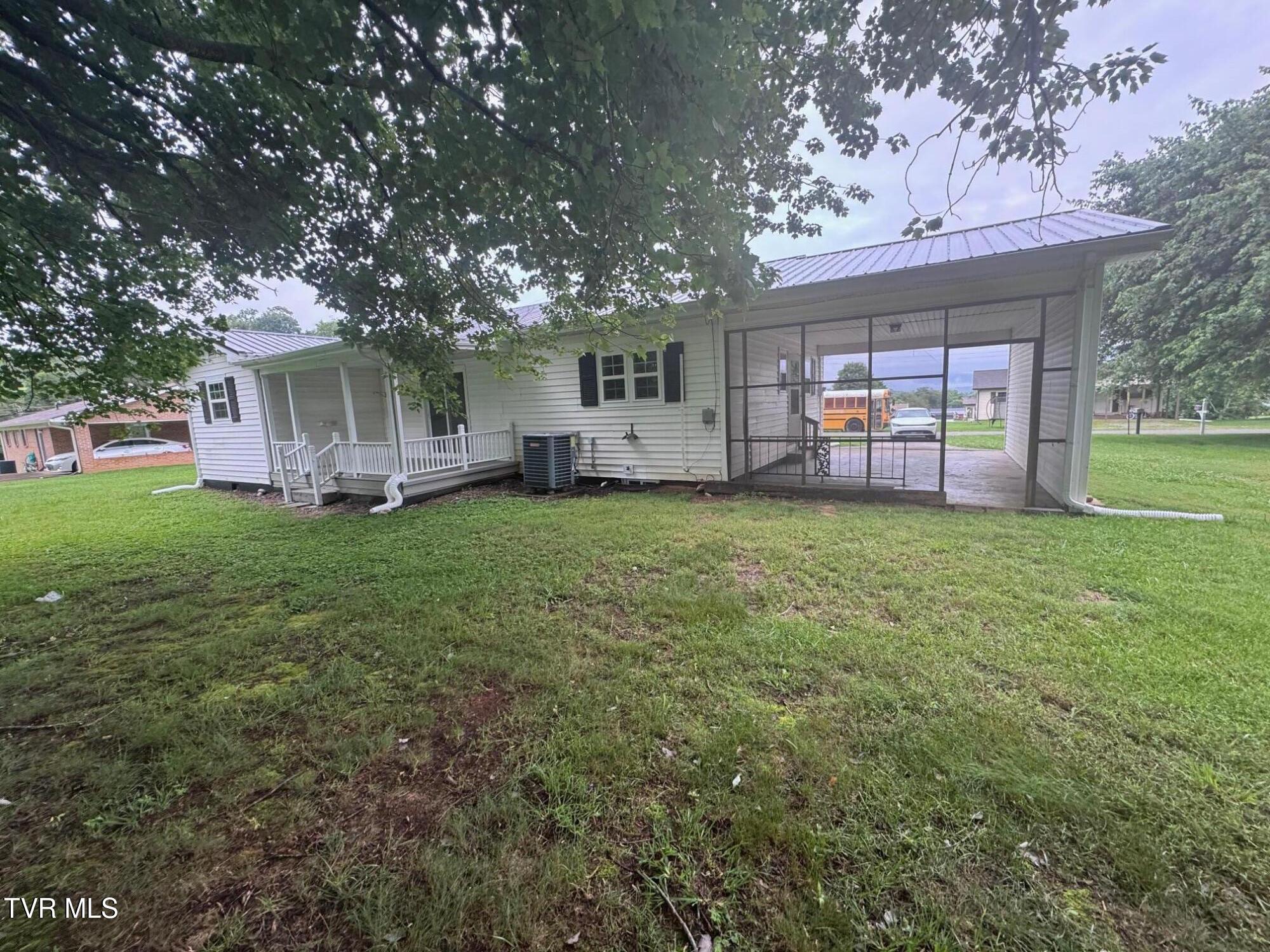 40 Decatur Street Property Photo 4