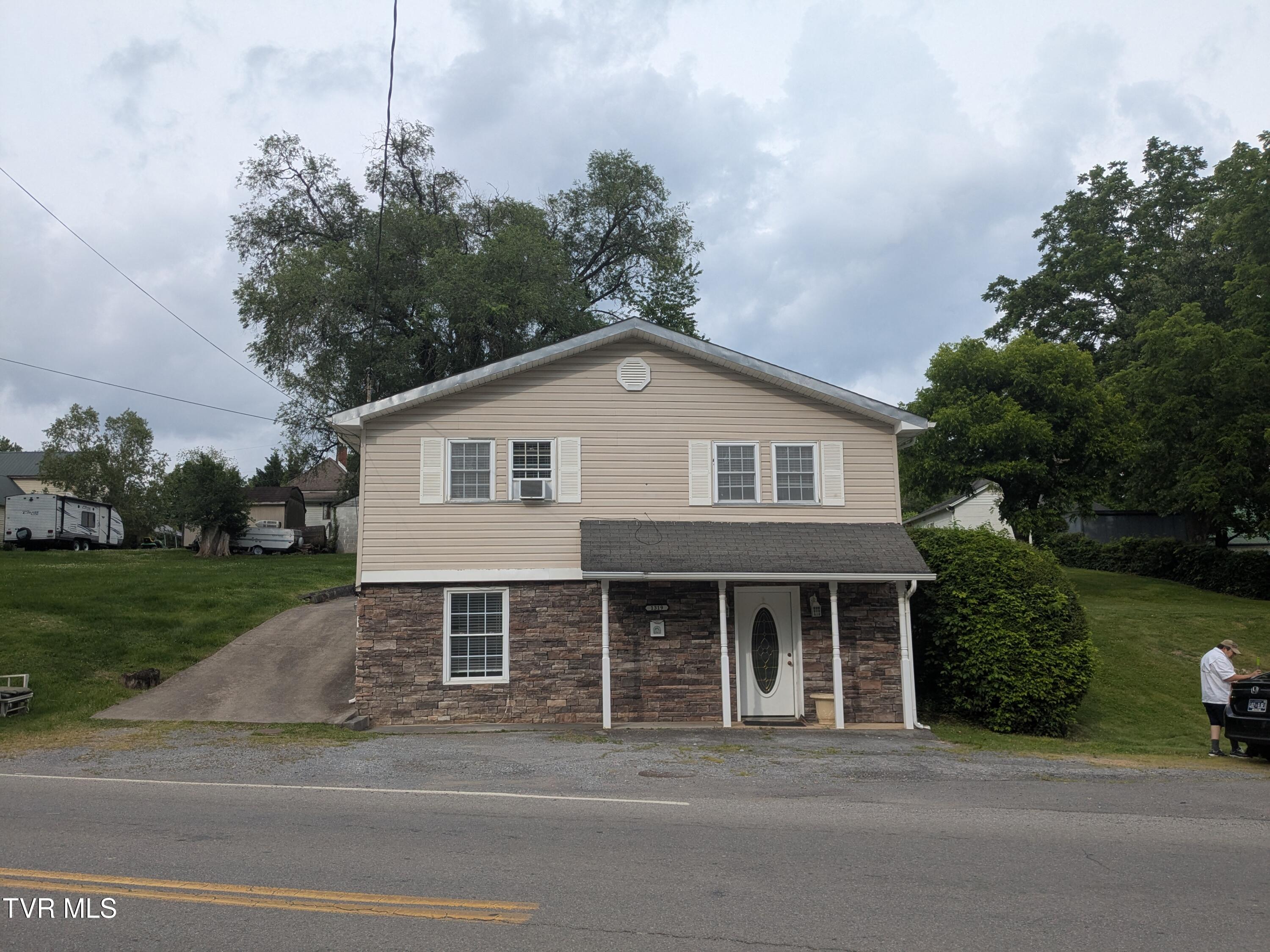 1319 5th Street Property Photo