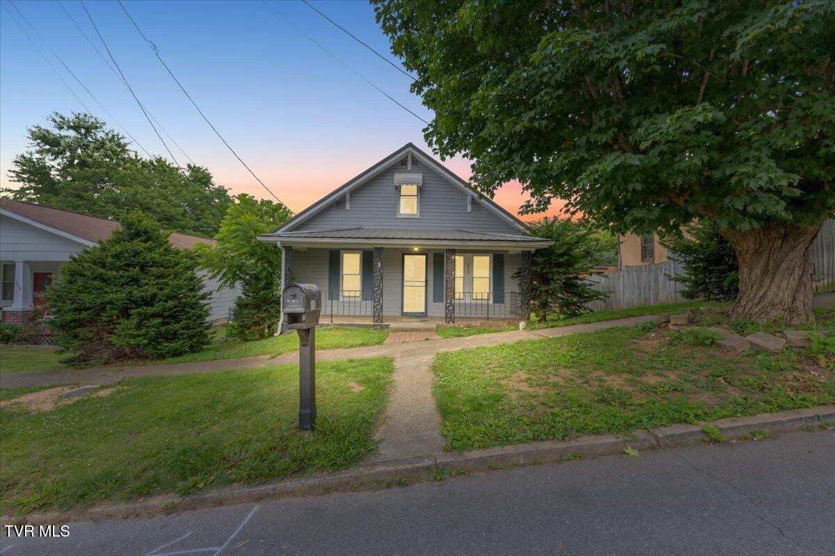 806 Tipton Street Property Photo 1